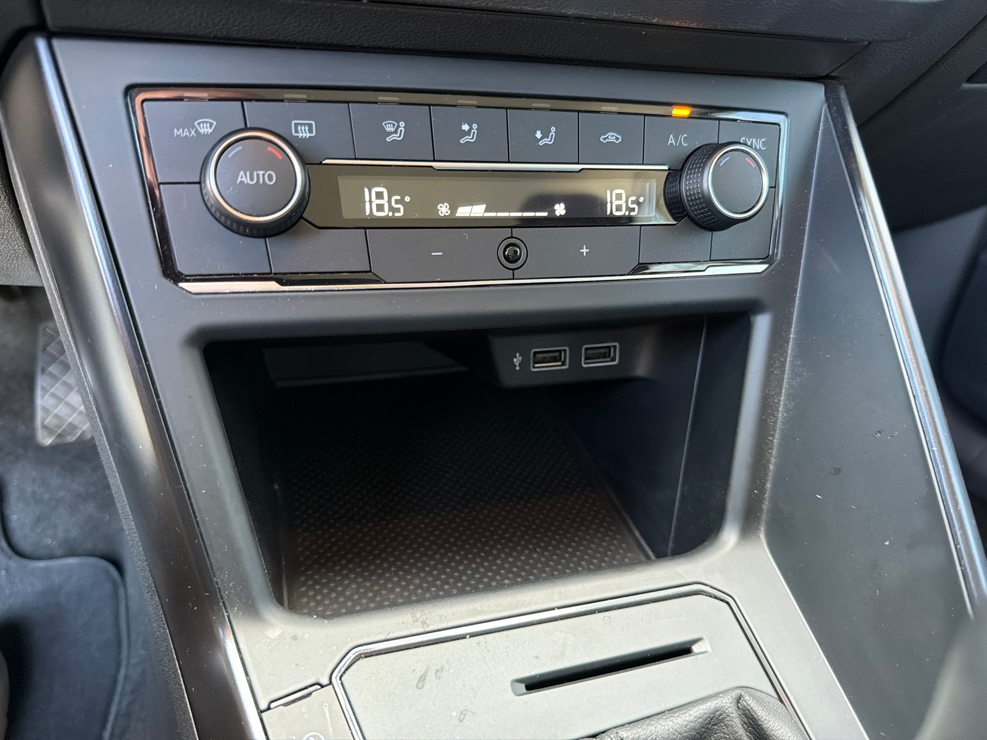 VW Polo 1.0 BMT Trendline-image-13