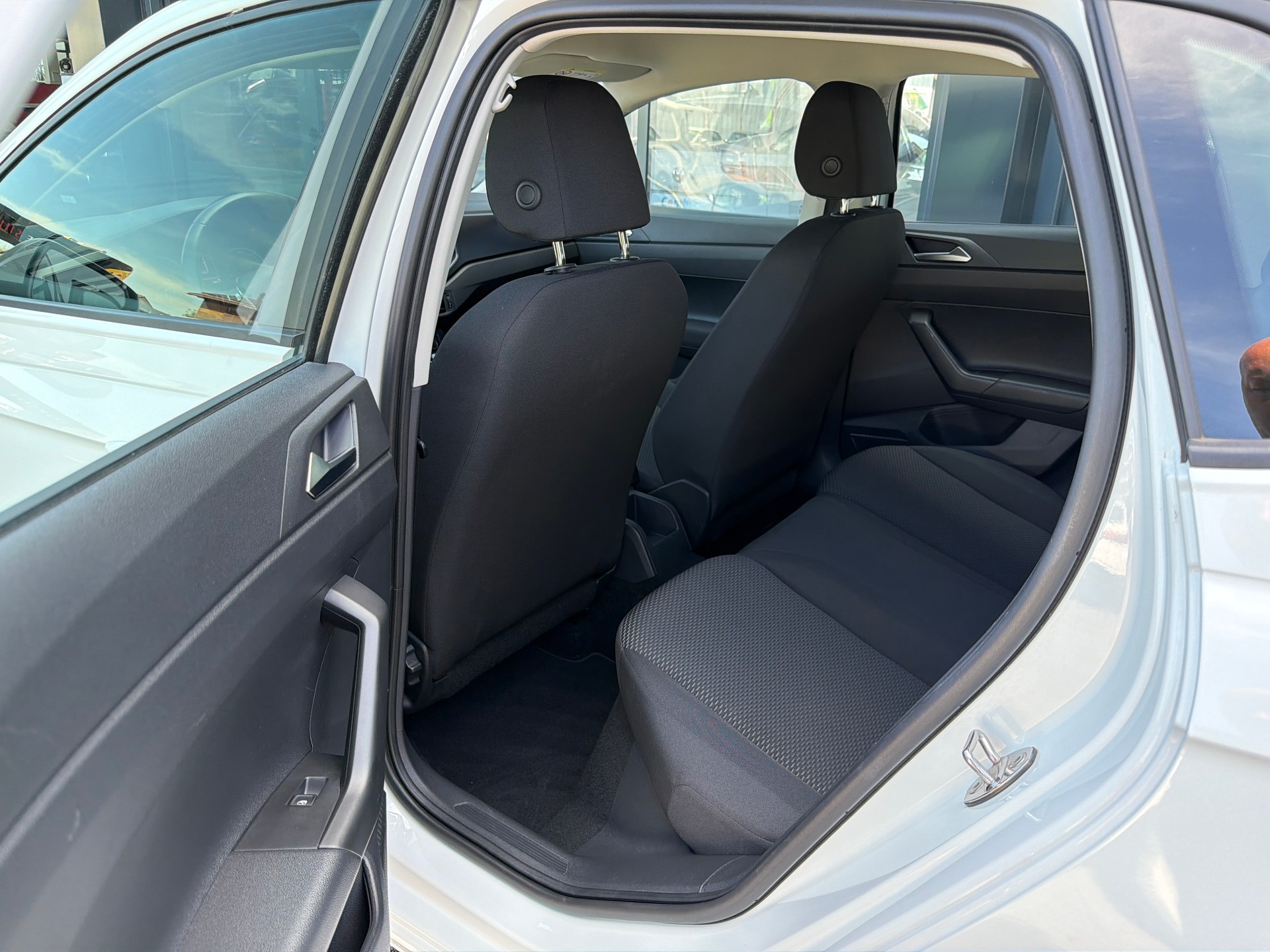 VW Polo 1.0 BMT Trendline-image-6