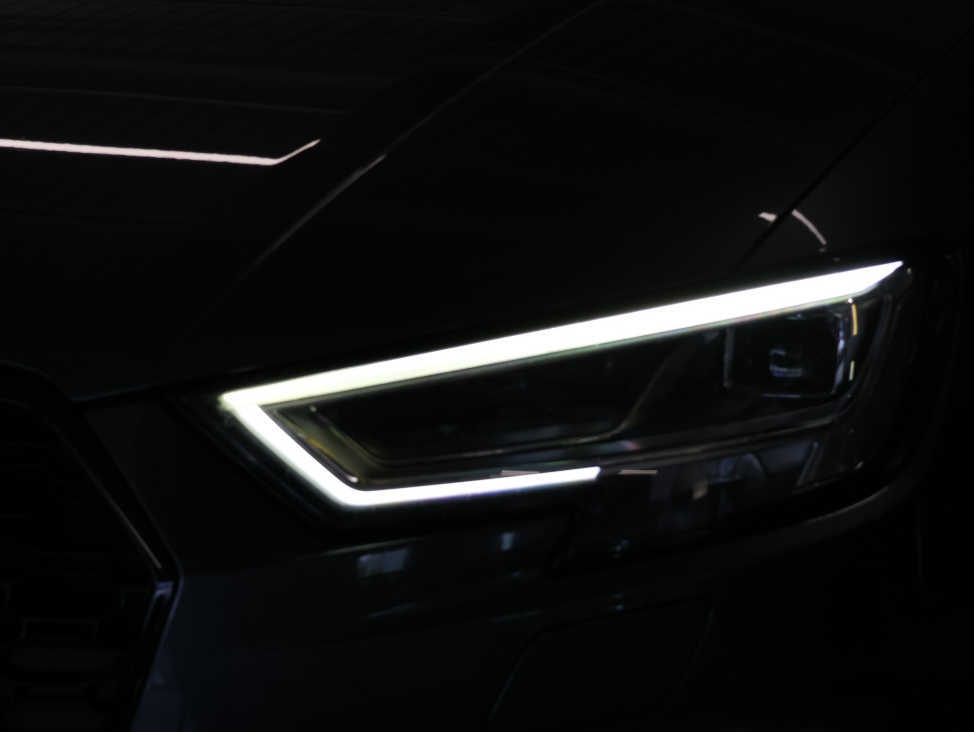 AUDI RS3 Limousine 2.5 TSI quattro S-tronic *MAGNETIC-RIDE*-image-4