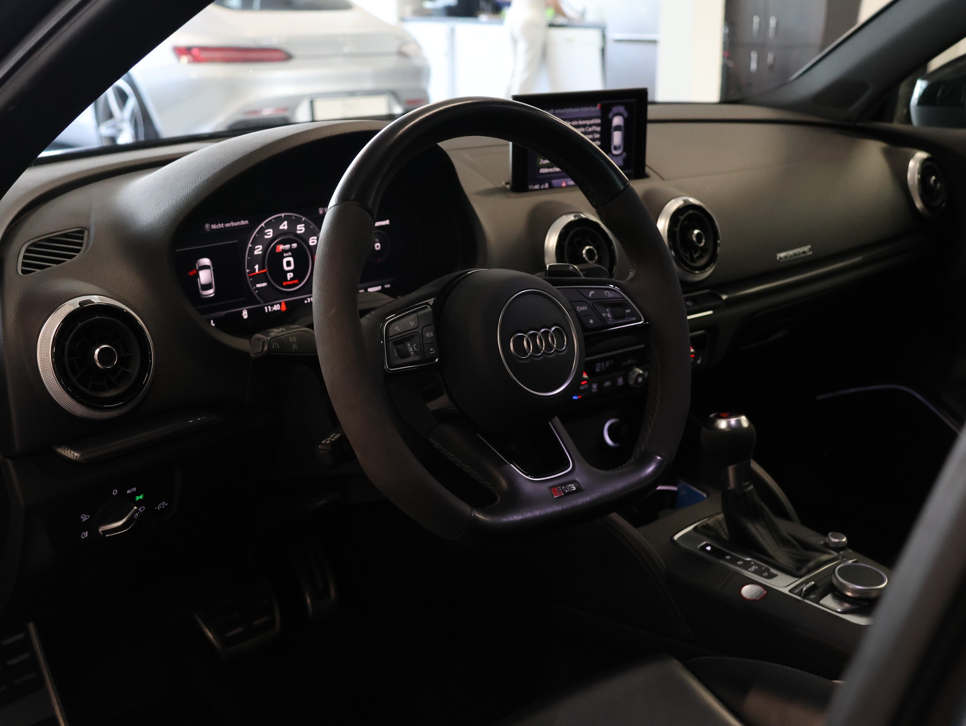 AUDI RS3 Limousine 2.5 TSI quattro S-tronic *MAGNETIC-RIDE*-image-19