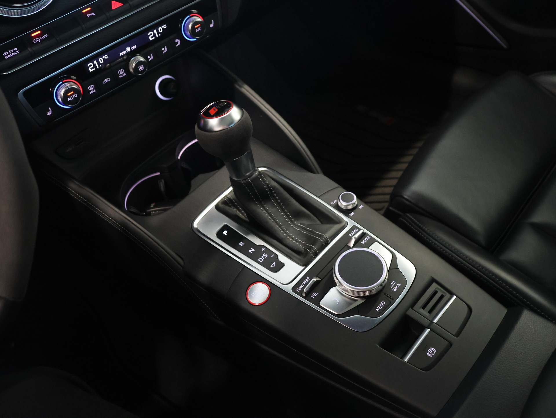AUDI RS3 Limousine 2.5 TSI quattro S-tronic *MAGNETIC-RIDE*-image-30