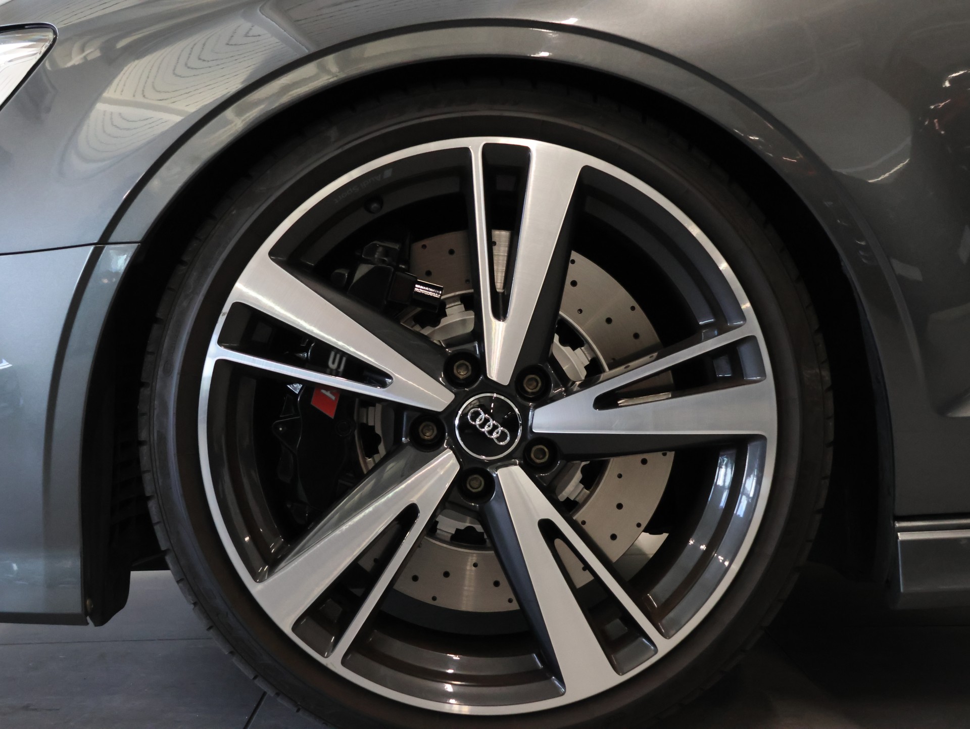 AUDI RS3 Limousine 2.5 TSI quattro S-tronic *MAGNETIC-RIDE*-image-13