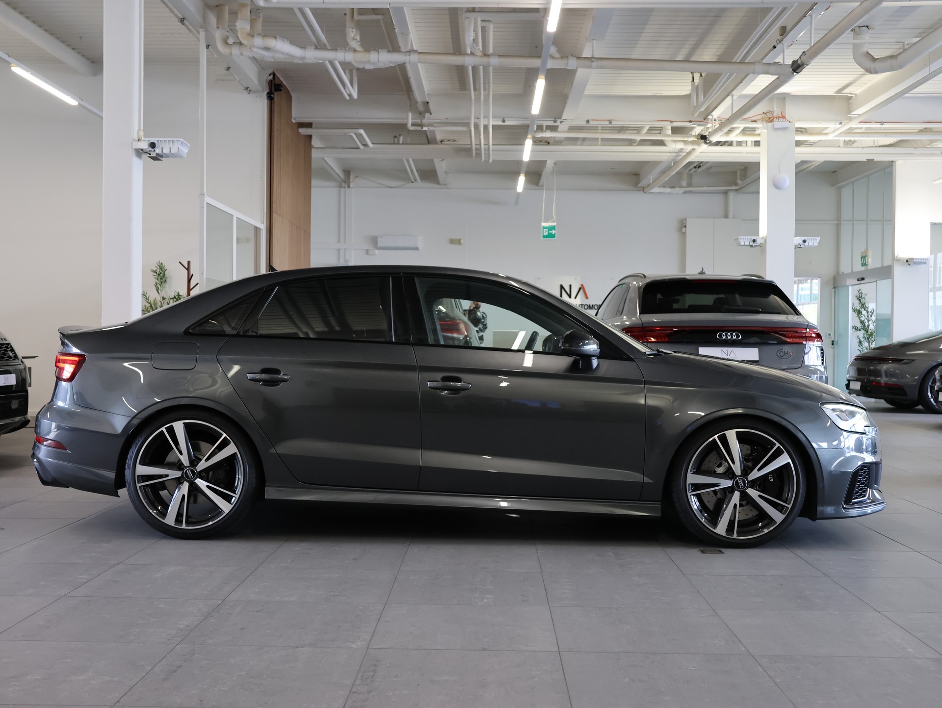AUDI RS3 Limousine 2.5 TSI quattro S-tronic *MAGNETIC-RIDE*-image-10