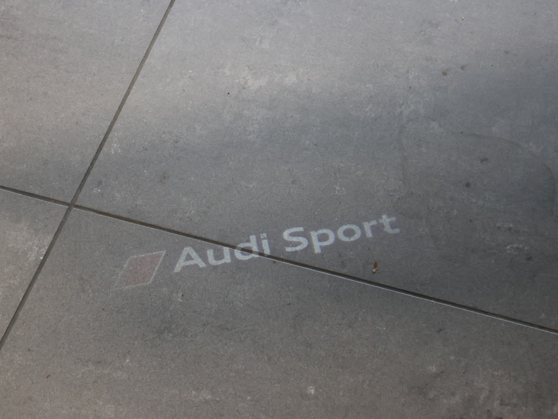 AUDI RS3 Limousine 2.5 TSI quattro S-tronic *MAGNETIC-RIDE*-image-15