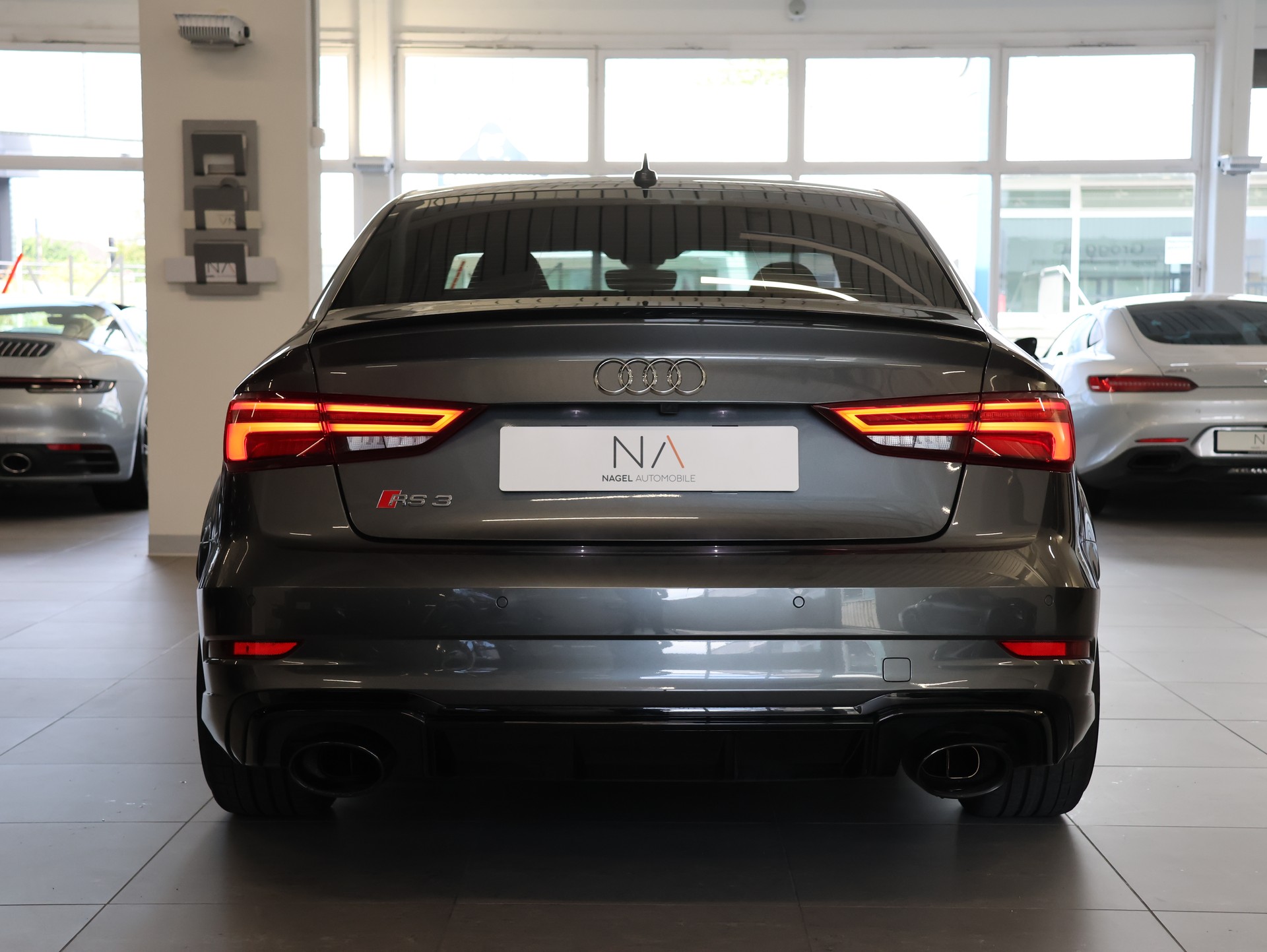 AUDI RS3 Limousine 2.5 TSI quattro S-tronic *MAGNETIC-RIDE*-image-7