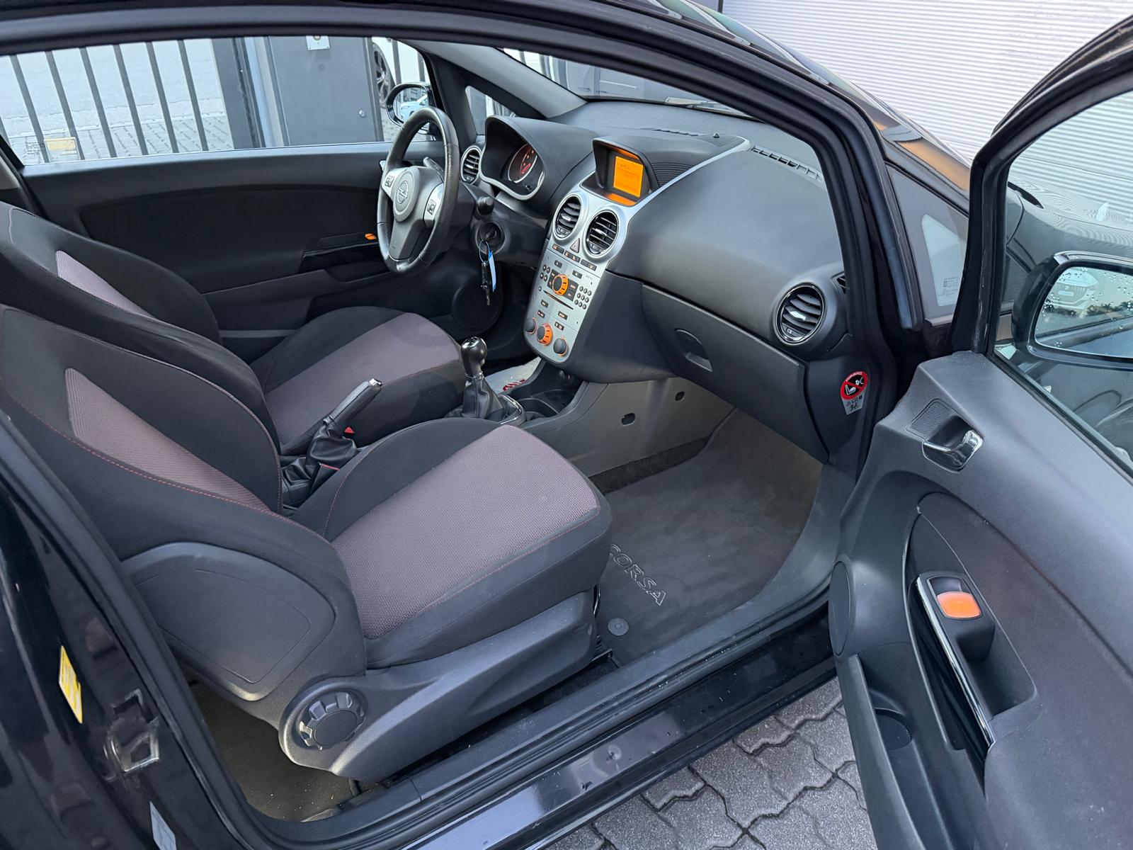 OPEL Corsa 1.4 TP Sport-image-13
