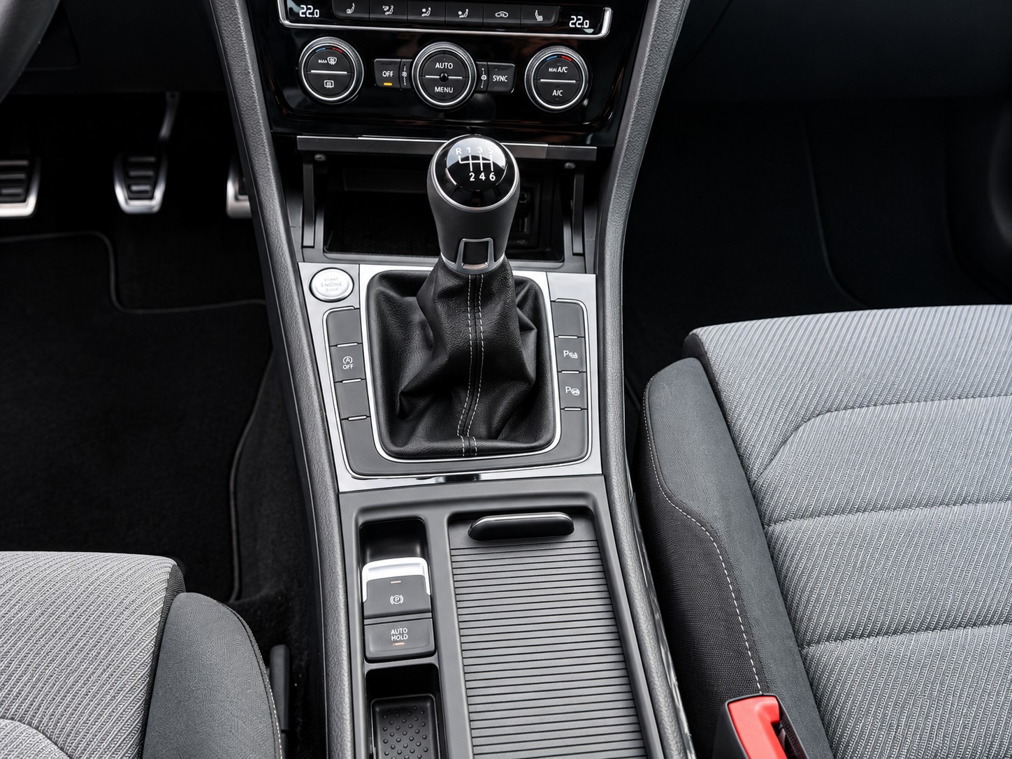 VW Golf 1.2 TSI Cup R-Line-image-16