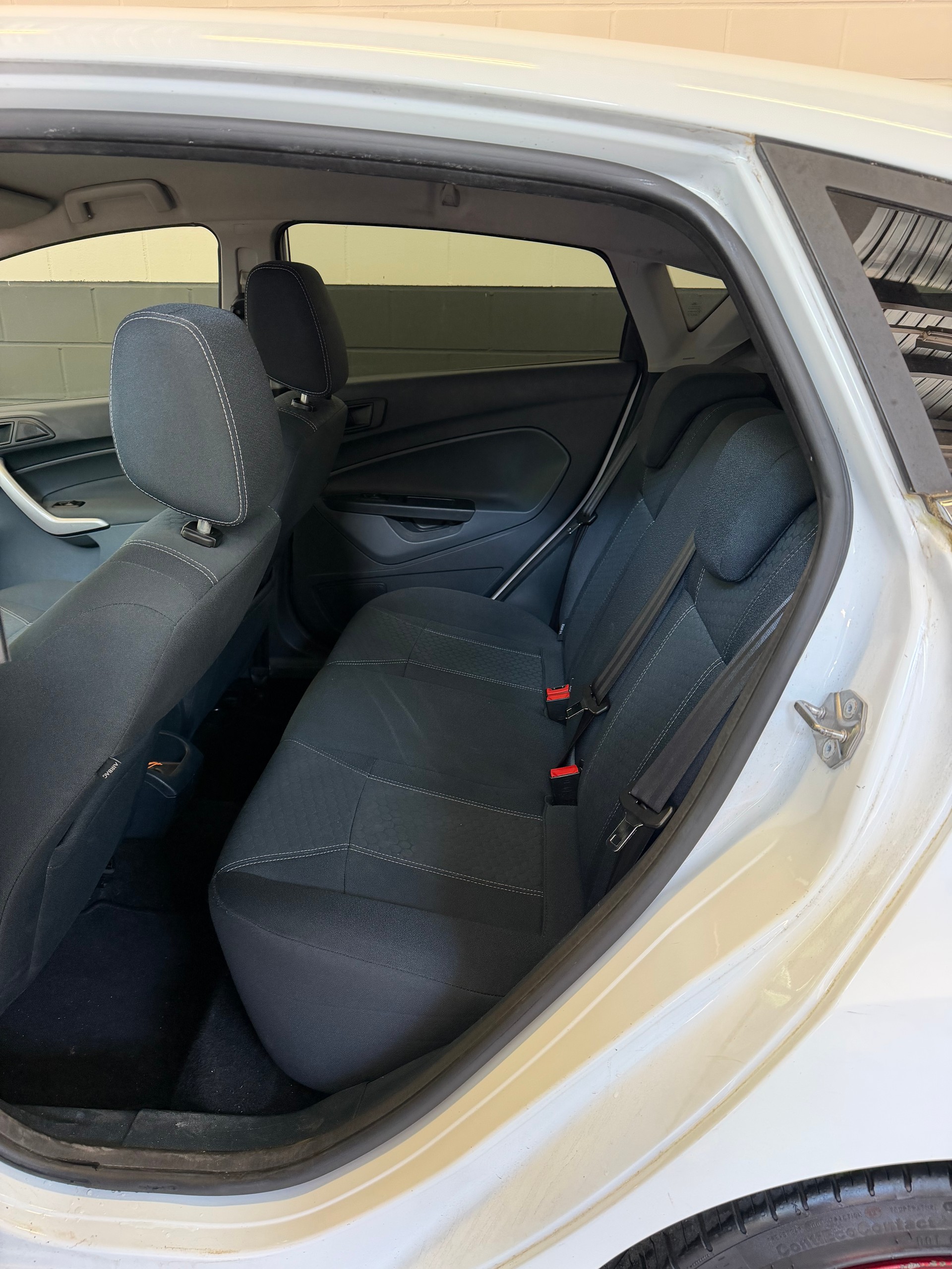FORD Fiesta 1.4 16V Colourline //AB MFK!-image-15
