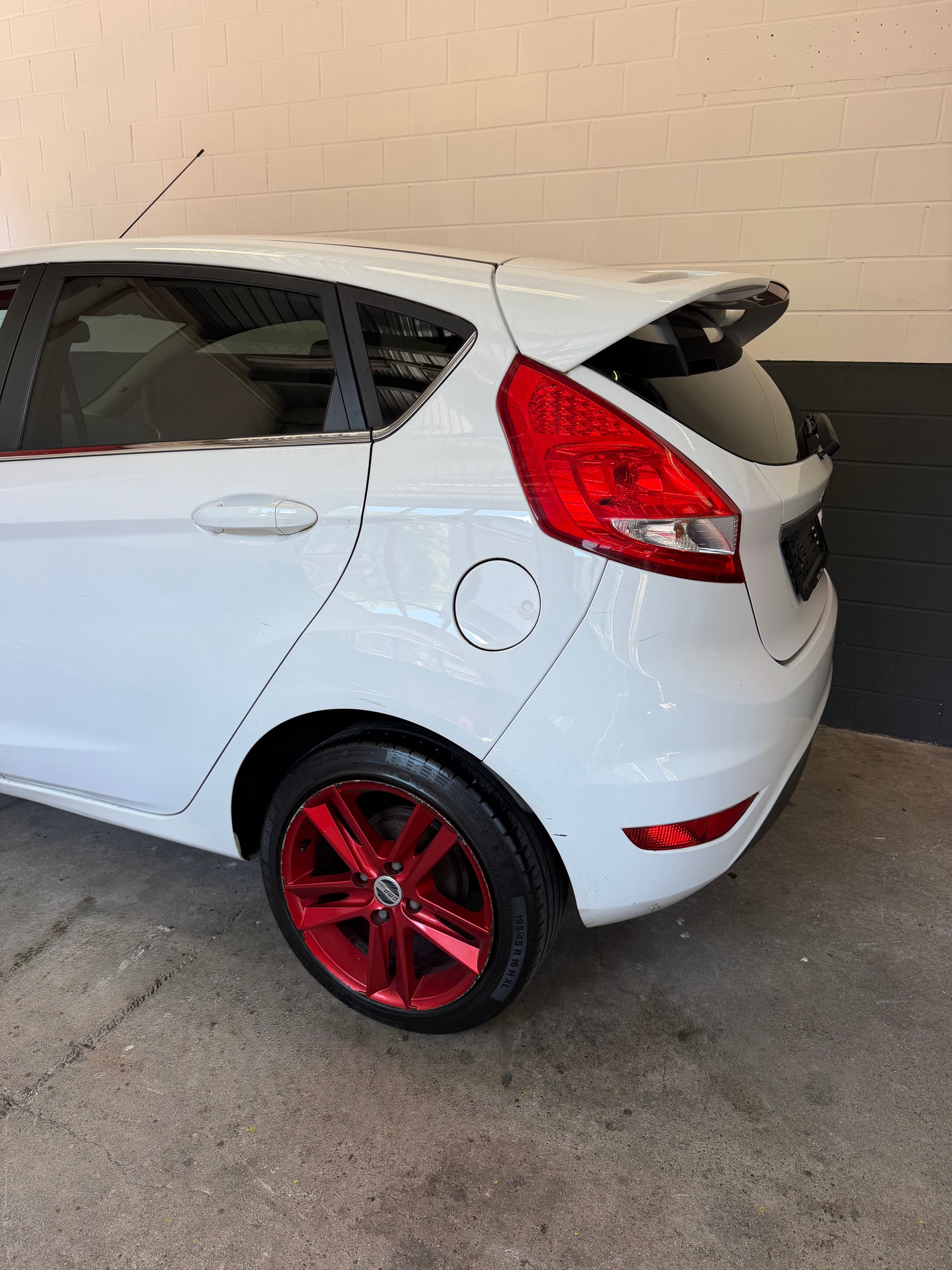 FORD Fiesta 1.4 16V Colourline //AB MFK!-image-8