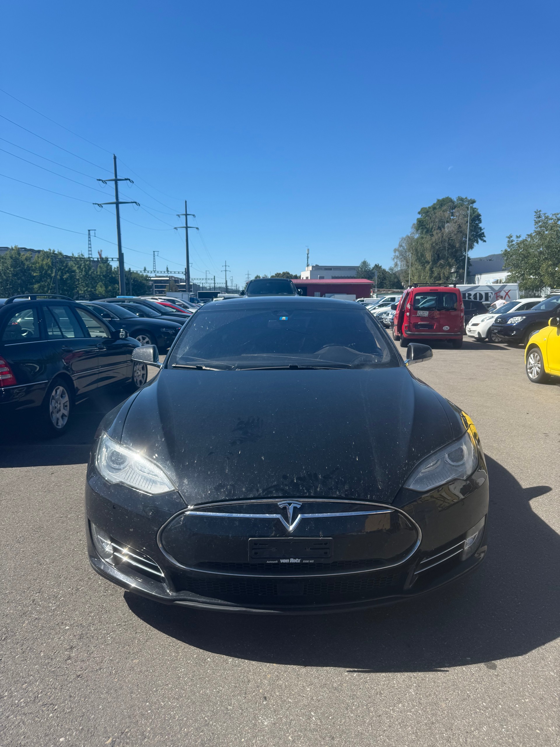 TESLA MODEL S-image-0
