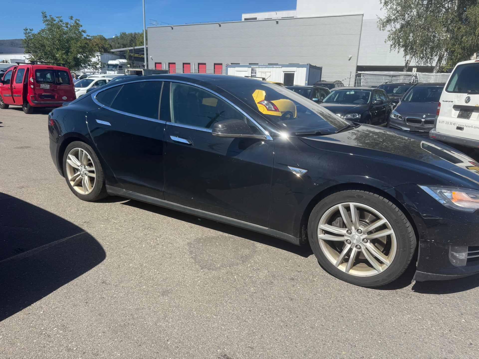 TESLA MODEL S-image-2