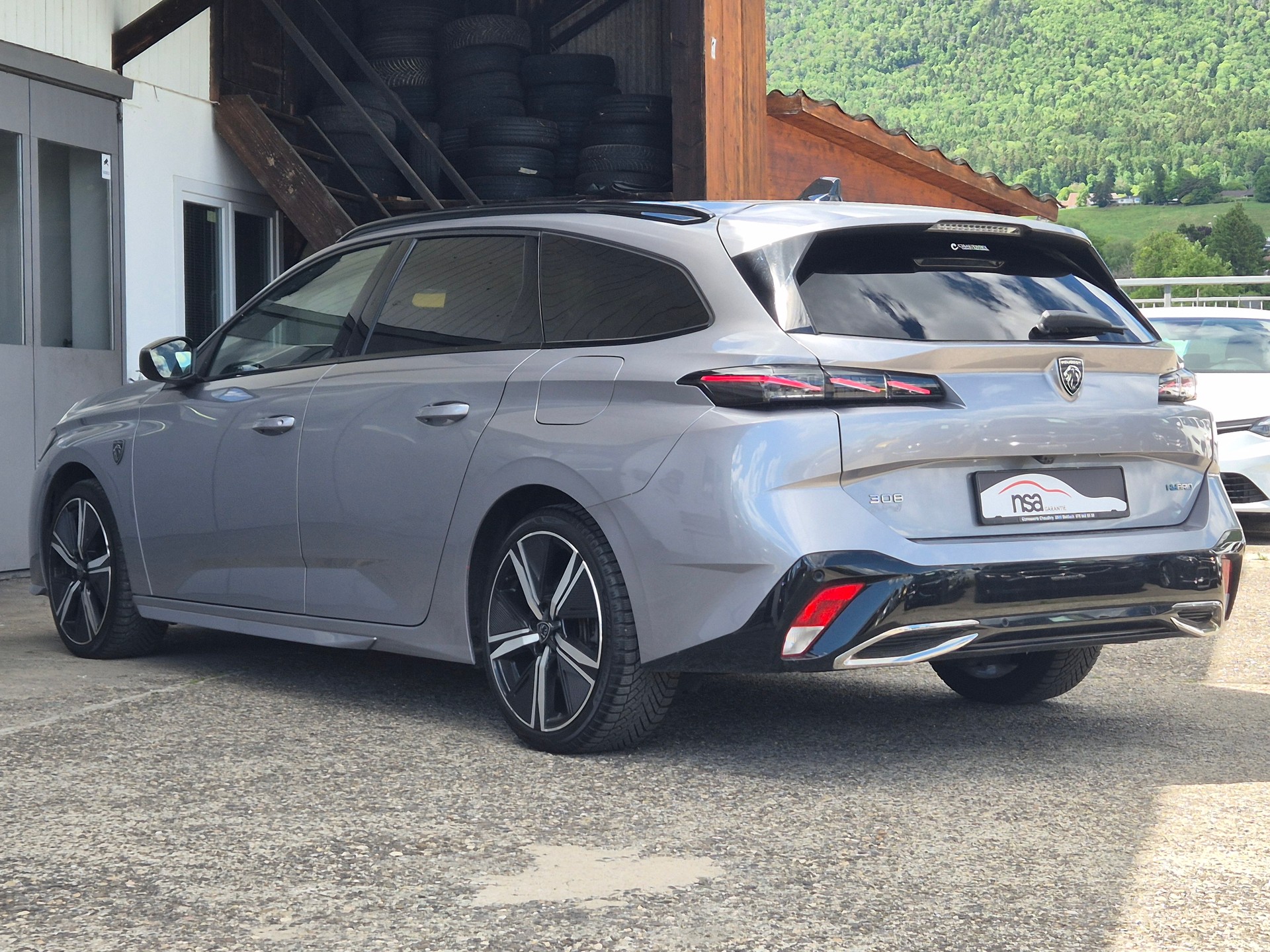PEUGEOT 308 SW 1.6 PHEV 180 GT-image-8