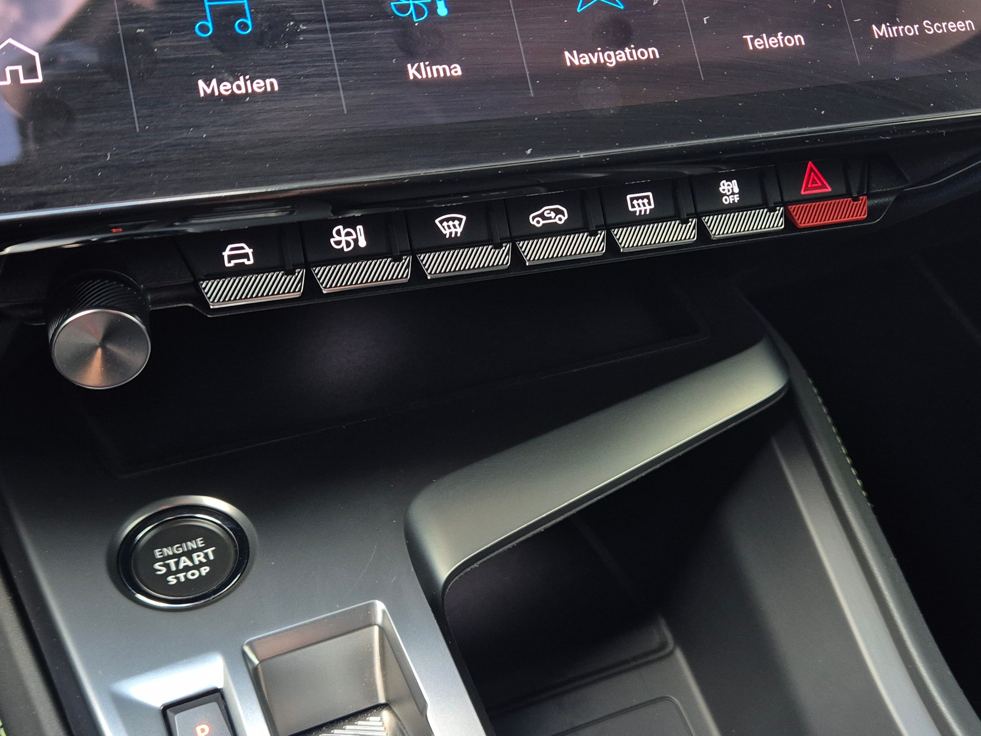 PEUGEOT 308 SW 1.6 PHEV 180 GT-image-26