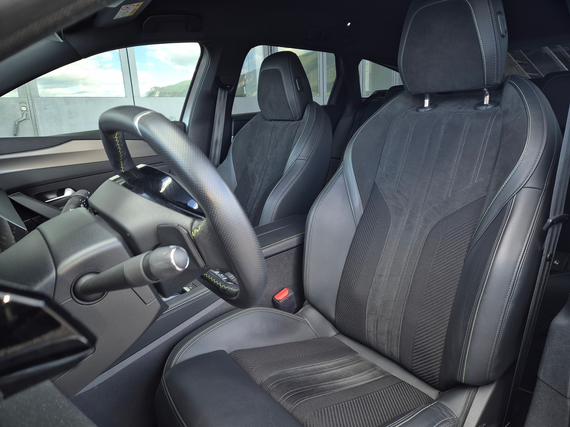 PEUGEOT 308 SW 1.6 PHEV 180 GT-image-12