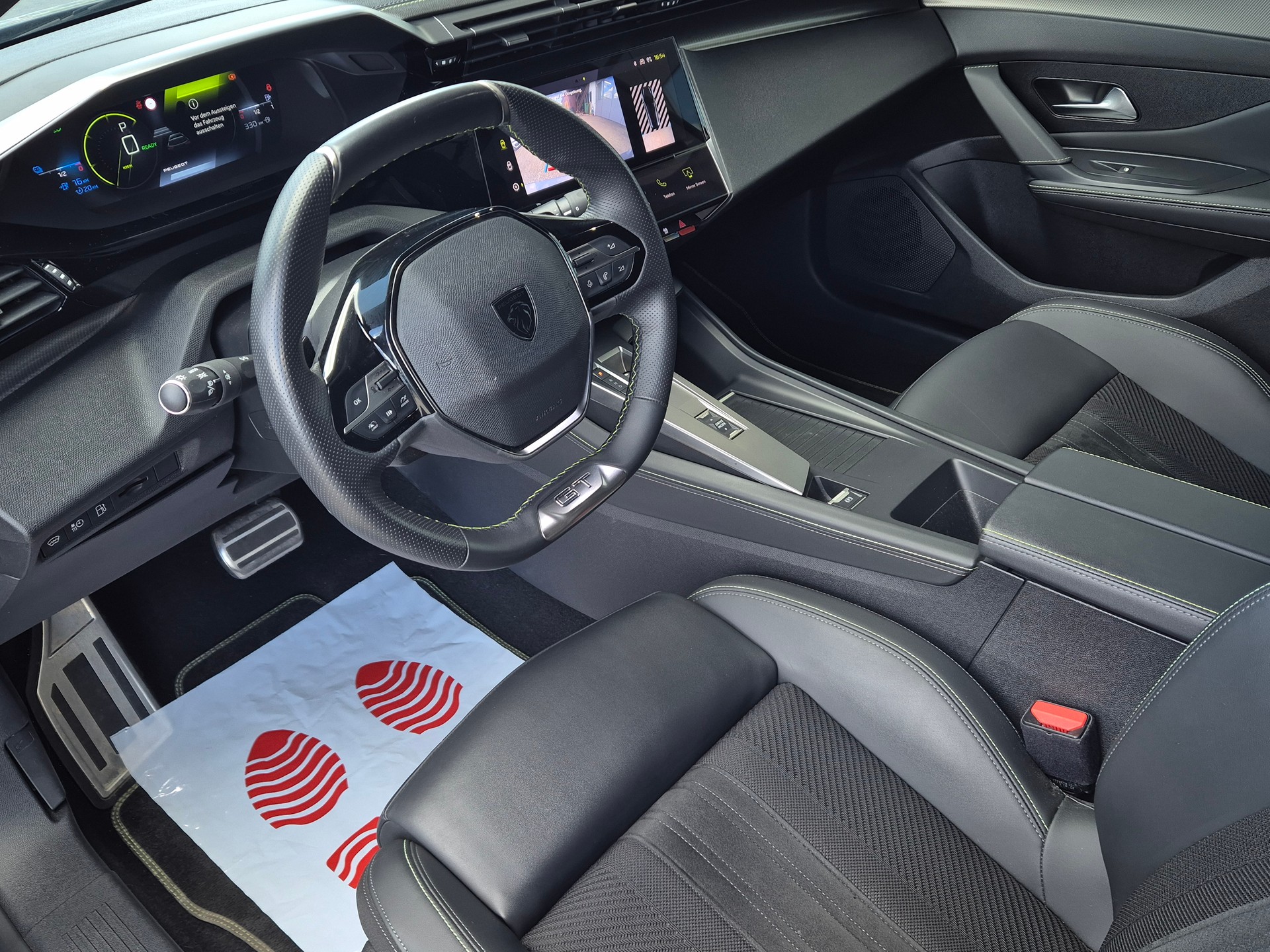 PEUGEOT 308 SW 1.6 PHEV 180 GT-image-11