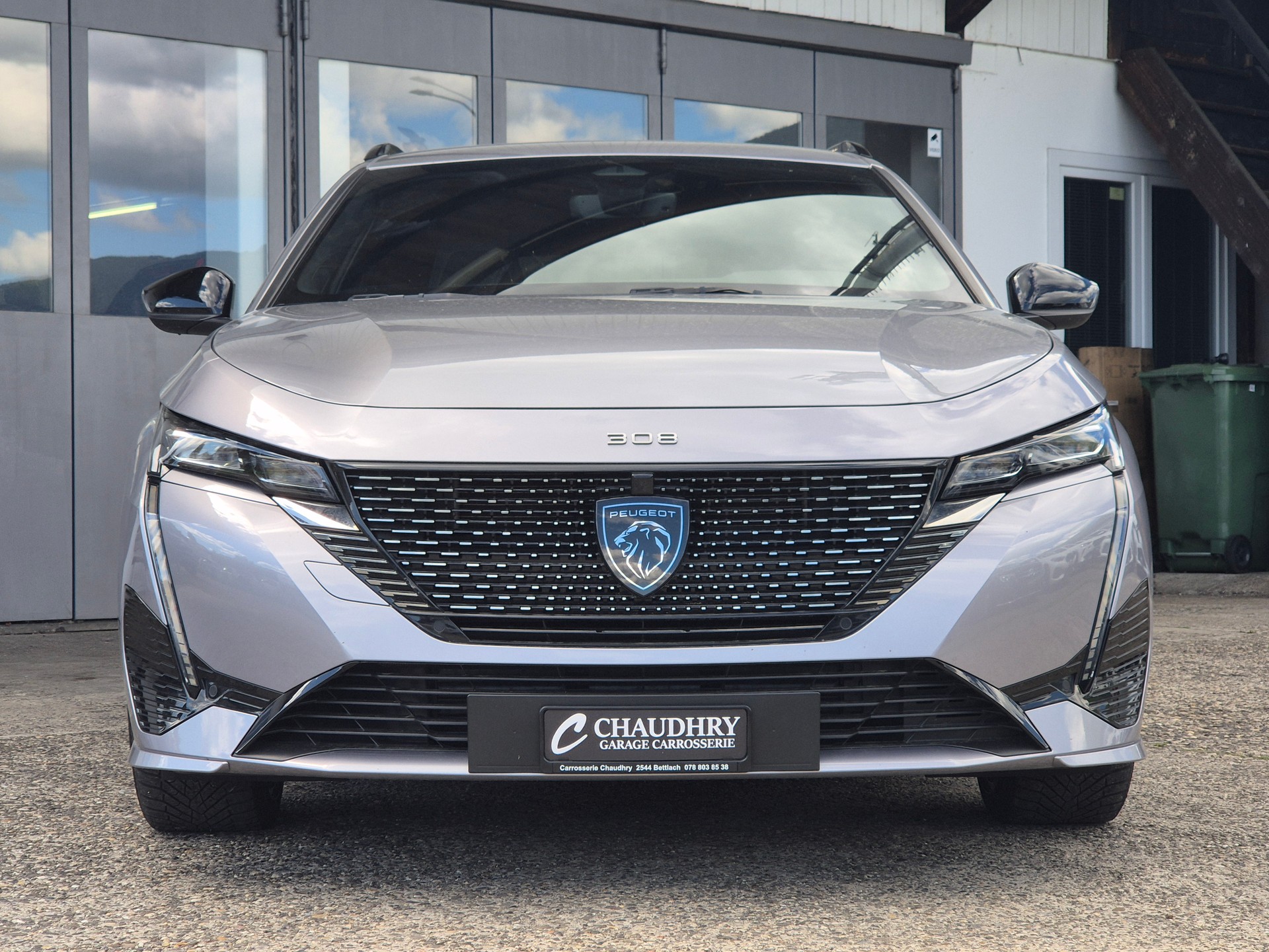 PEUGEOT 308 SW 1.6 PHEV 180 GT-image-2
