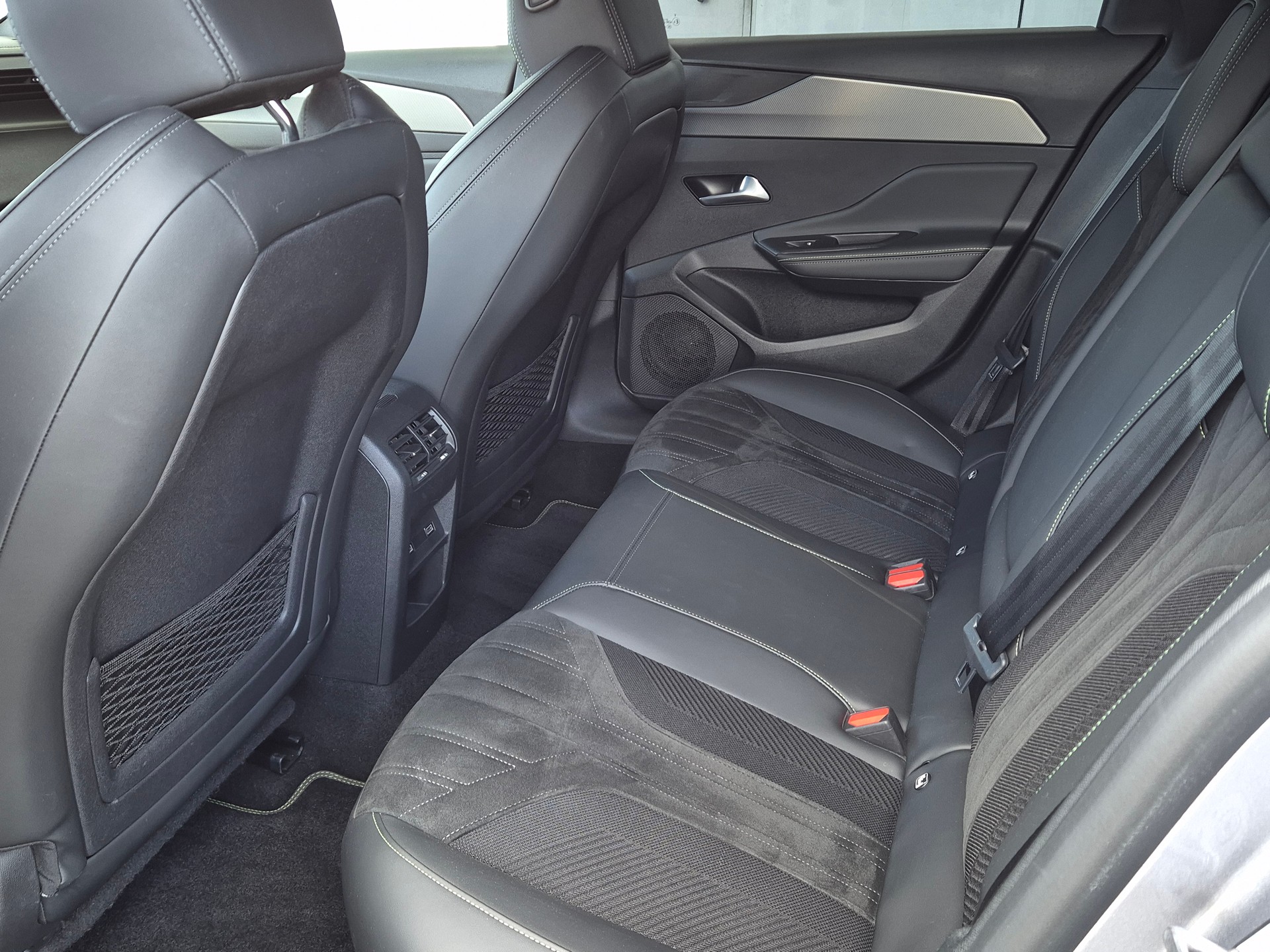 PEUGEOT 308 SW 1.6 PHEV 180 GT-image-14