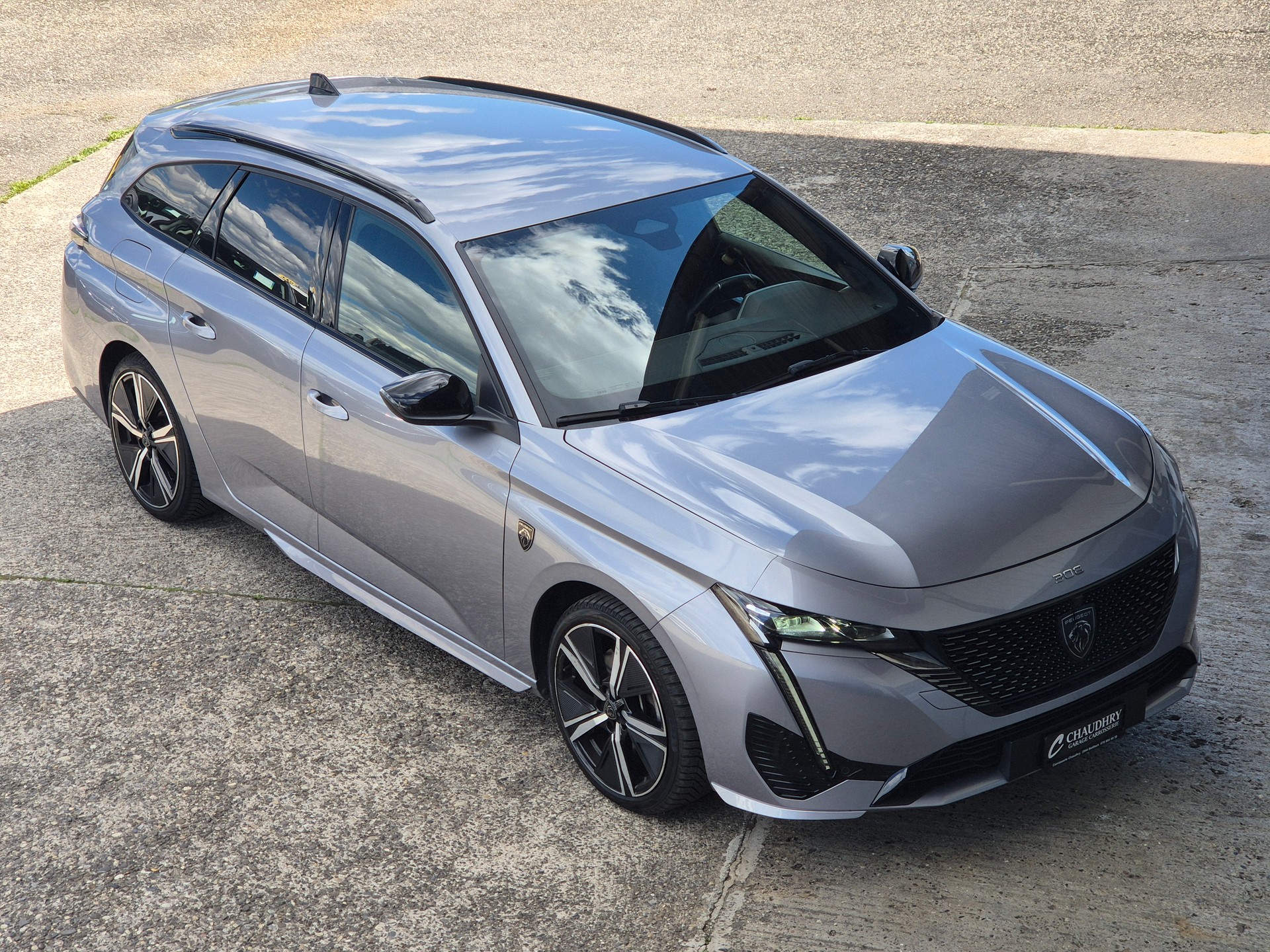 PEUGEOT 308 SW 1.6 PHEV 180 GT-image-3