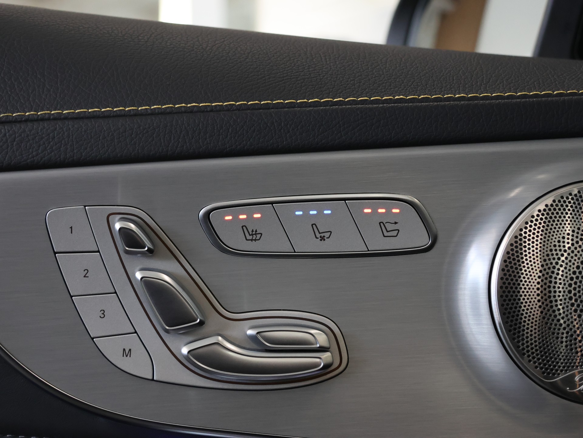 MERCEDES-BENZ C 63 S AMG Premium 9G-tronic *AMG-PERFORMANCE AUSPUFF*-image-37