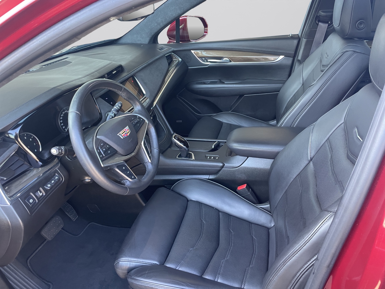 CADILLAC XT5 Luxury-image-4