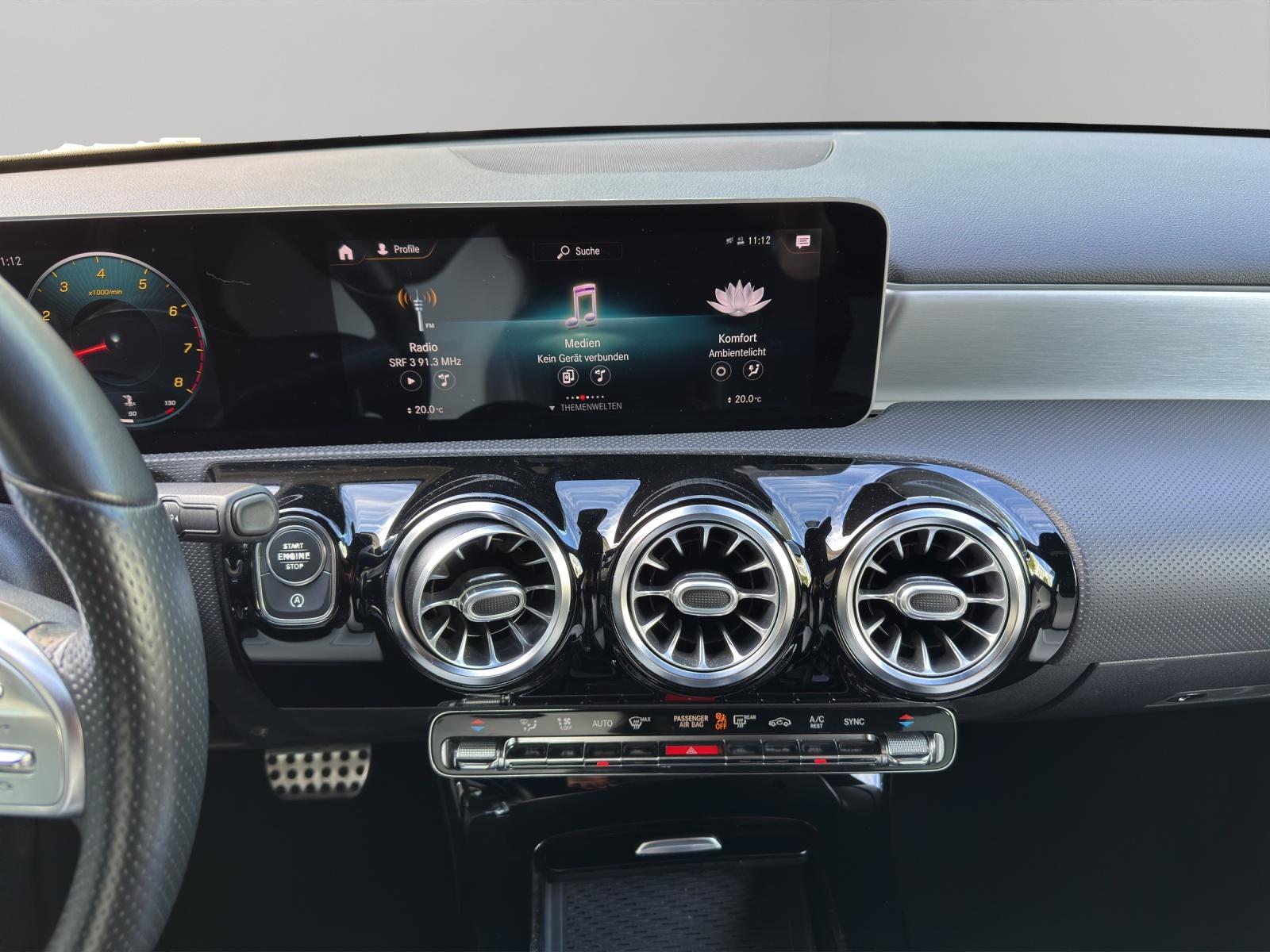 MERCEDES-BENZ A 200 AMG Line-image-9