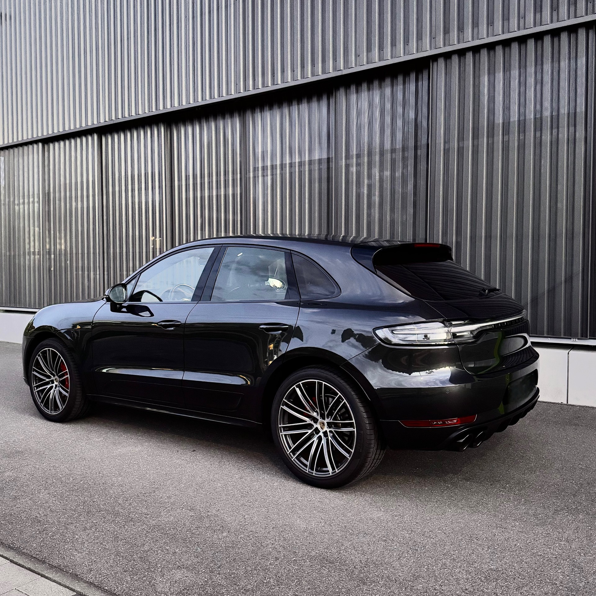 PORSCHE 2.9 V6 GTS-image-1