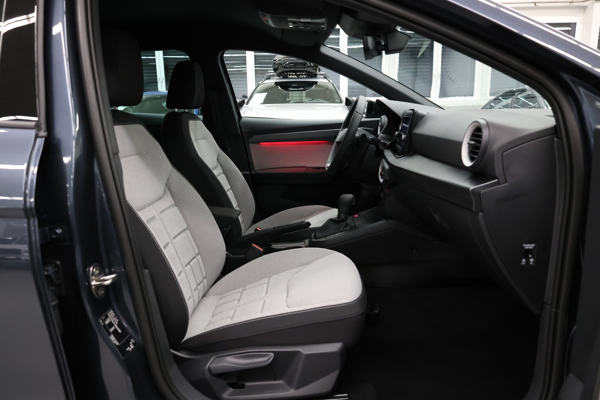 SEAT Ibiza 1.0 TSI 115 FR DSG-image-16