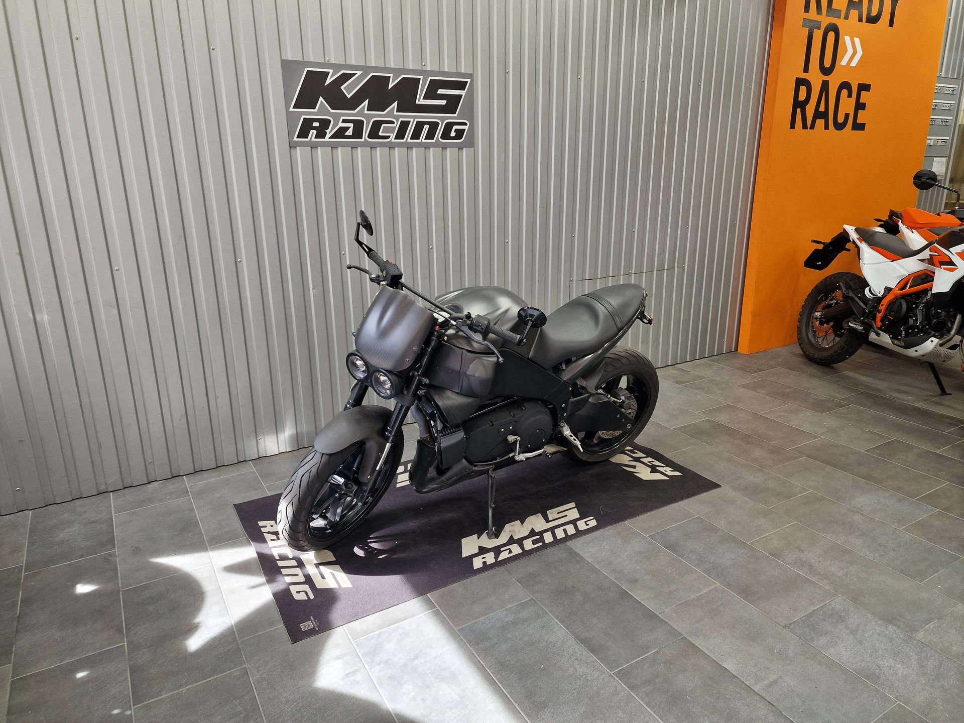 BUELL XB9SX City Cross-showroom-element-3