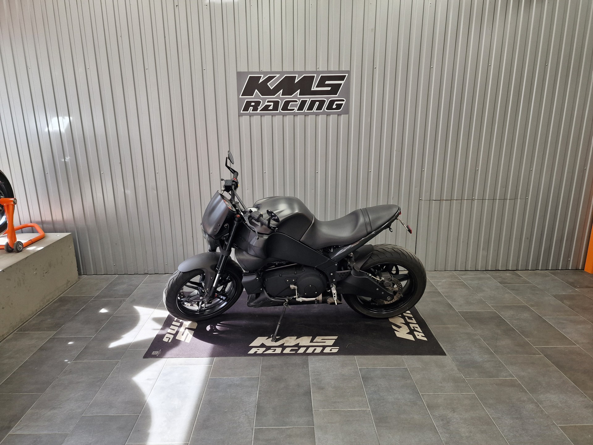 BUELL XB9SX City Cross-showroom-element-1