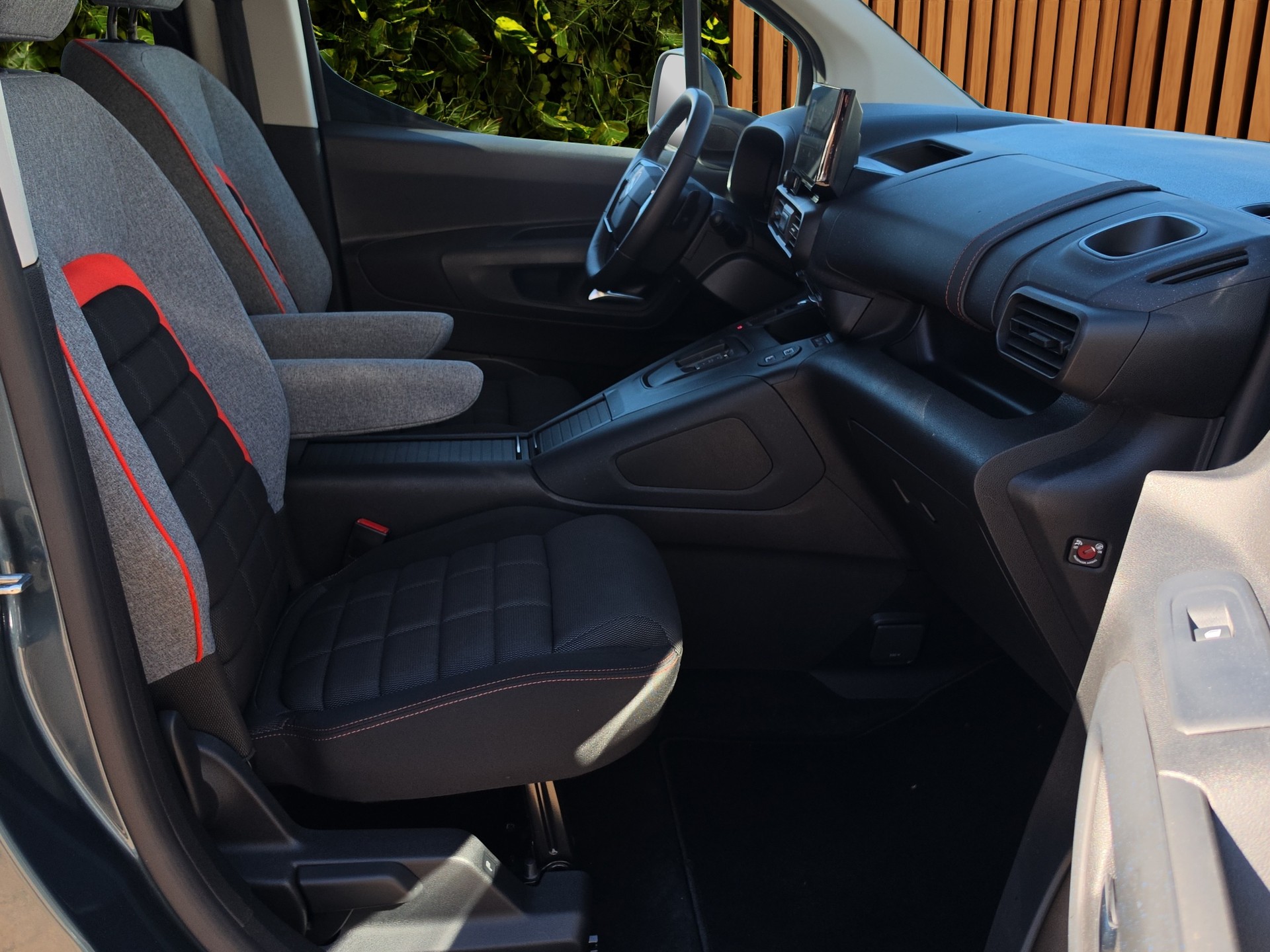 CITROEN Berlingo 1.5 BlueHDi Max EAT8-image-12