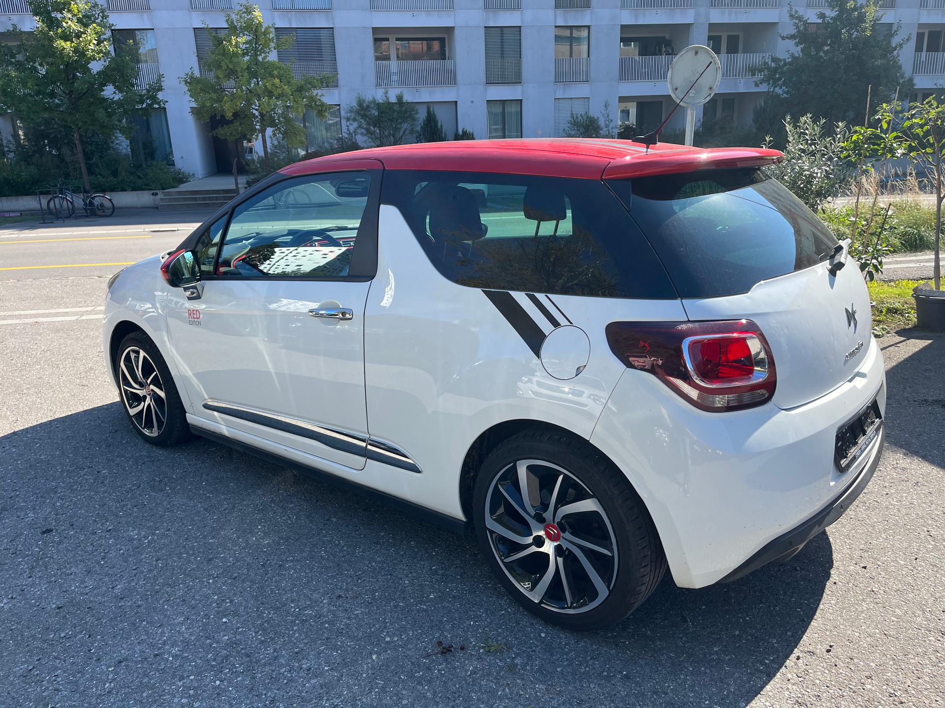 DS AUTOMOBILES DS3 1.6 THP Faubourg Addict-image-2