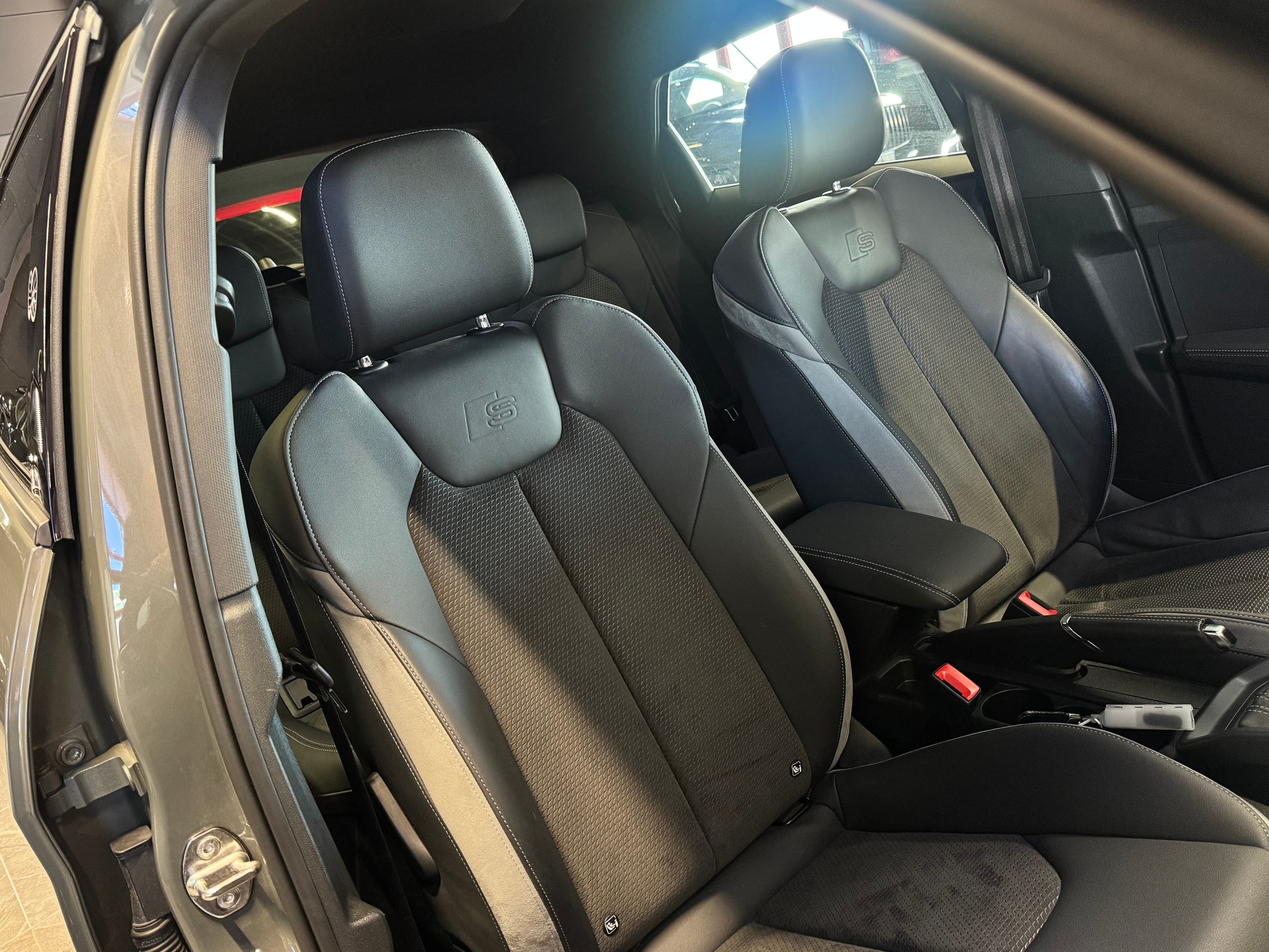 AUDI A1 Sportback 35 TFSI S Line S-tronic *GOLDEN NUGGET*-image-11