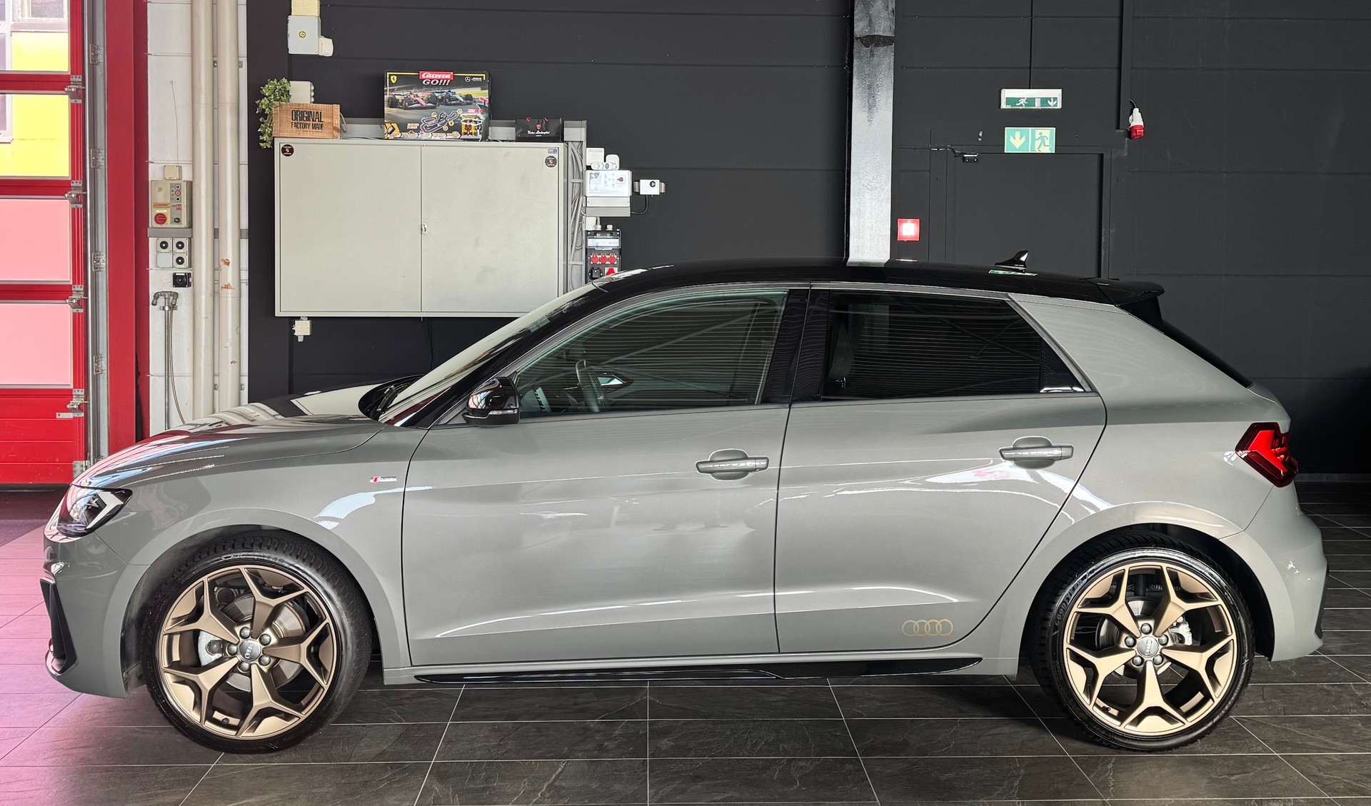AUDI A1 Sportback 35 TFSI S Line S-tronic *GOLDEN NUGGET*-image-4