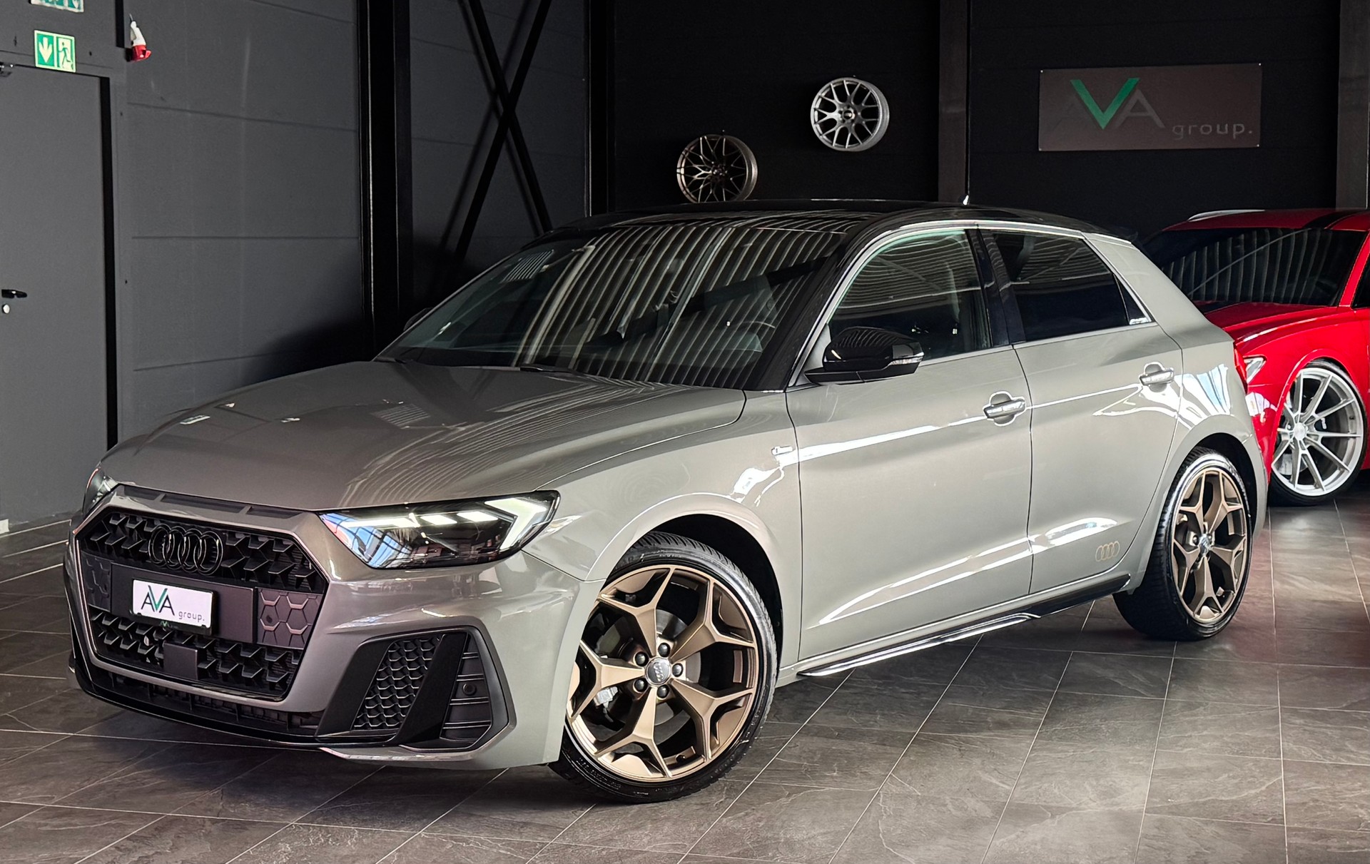 AUDI A1 Sportback 35 TFSI S Line S-tronic *GOLDEN NUGGET*-image-0
