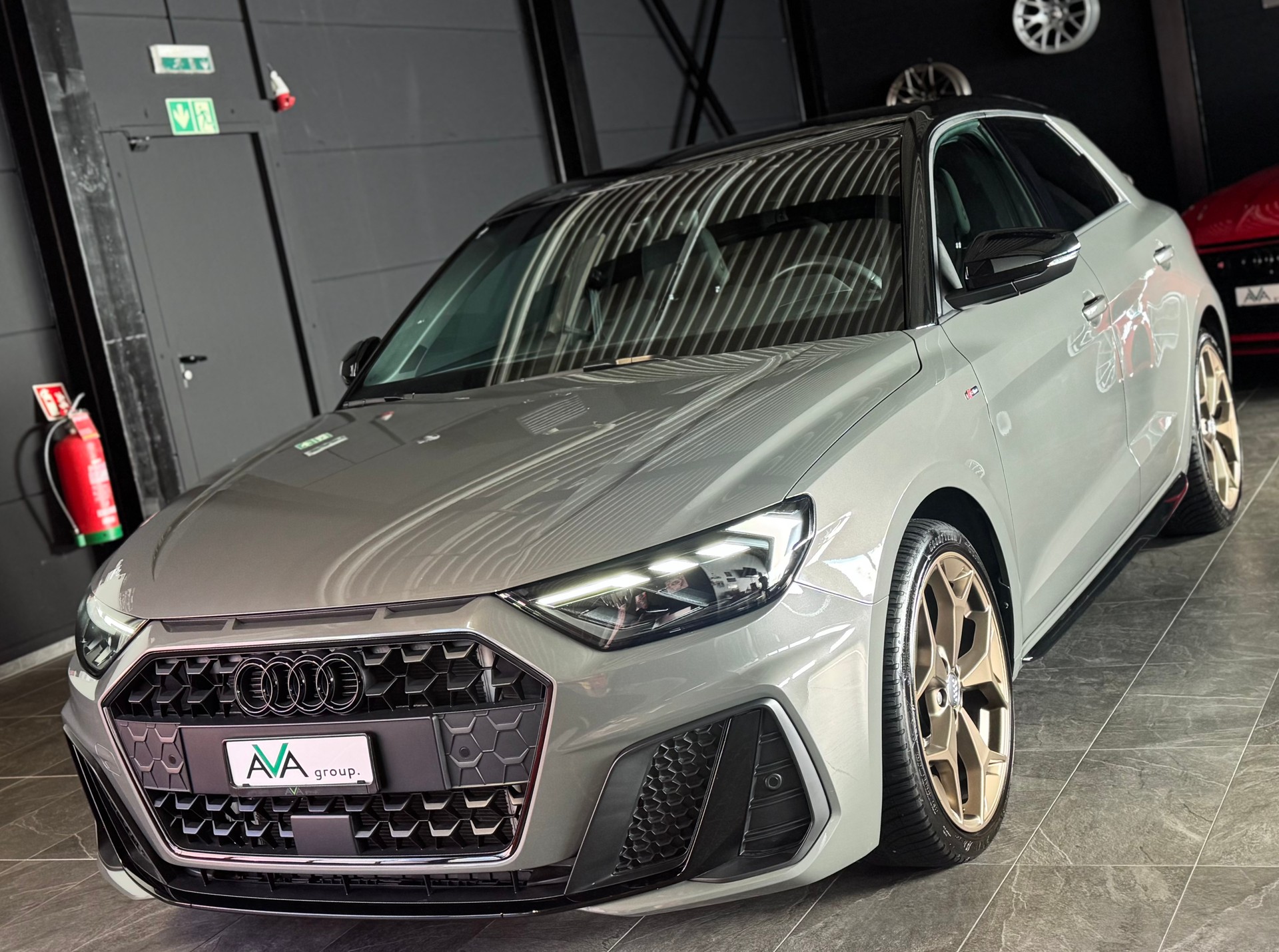 AUDI A1 Sportback 35 TFSI S Line S-tronic *GOLDEN NUGGET*-image-8