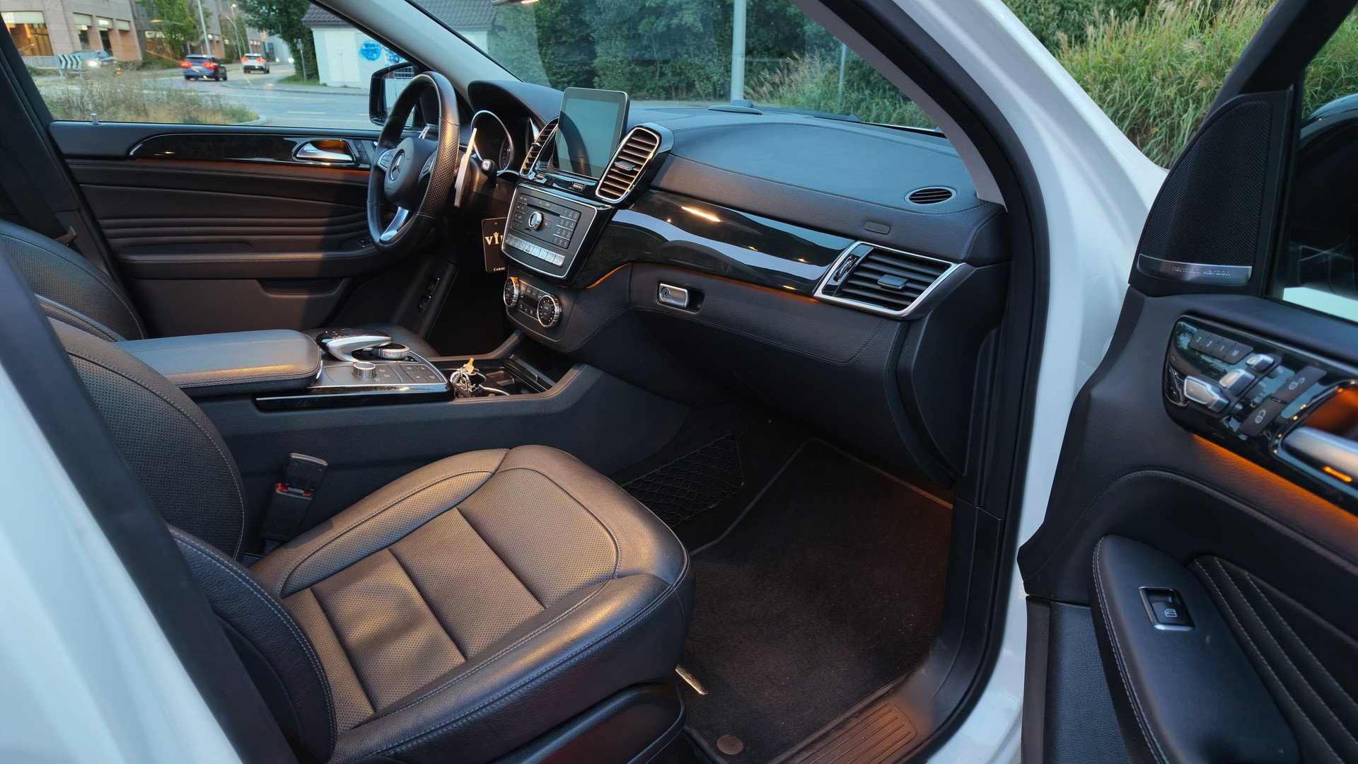 MERCEDES-BENZ GLE 350-image-4