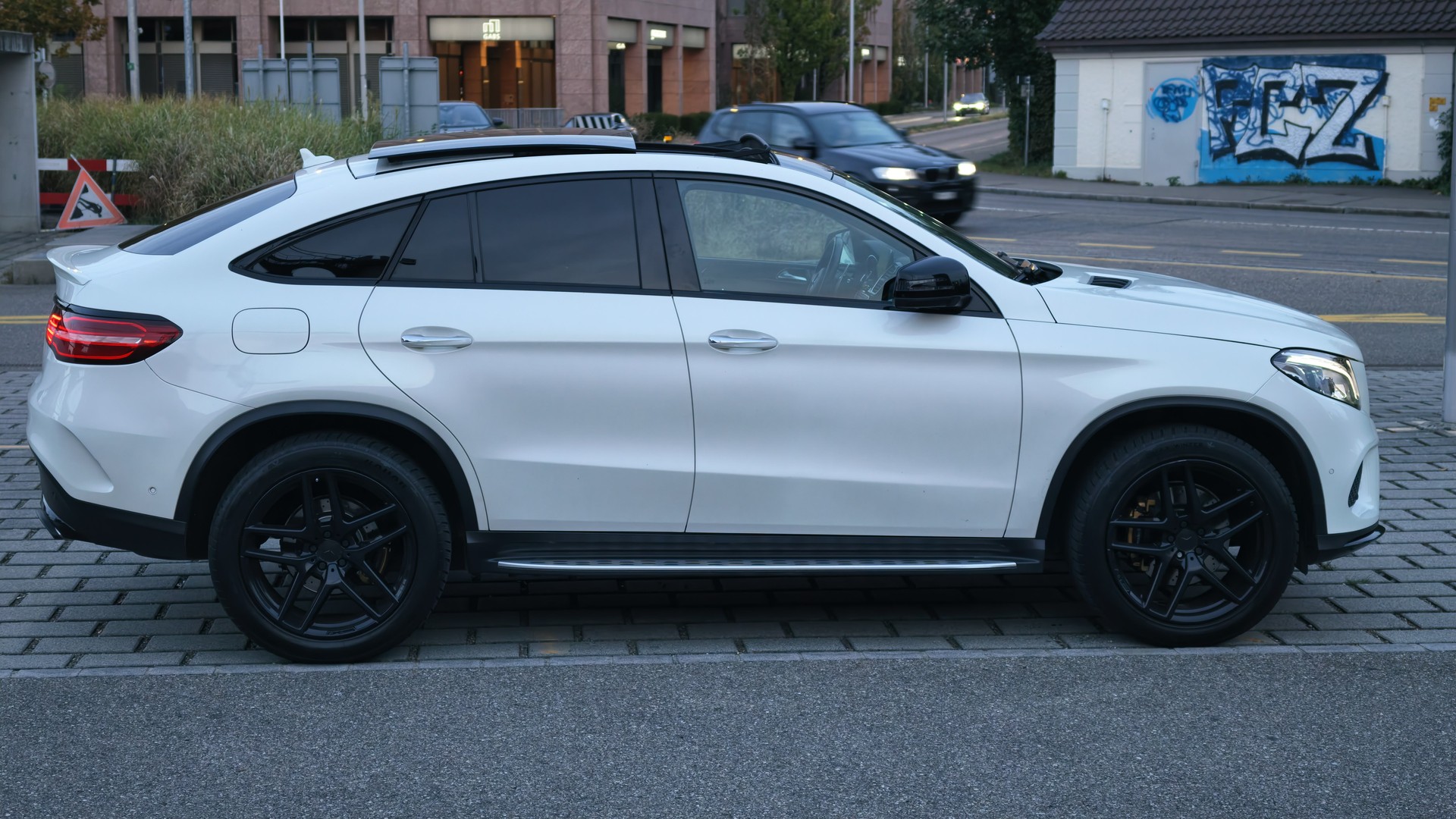 MERCEDES-BENZ GLE 350-image-1