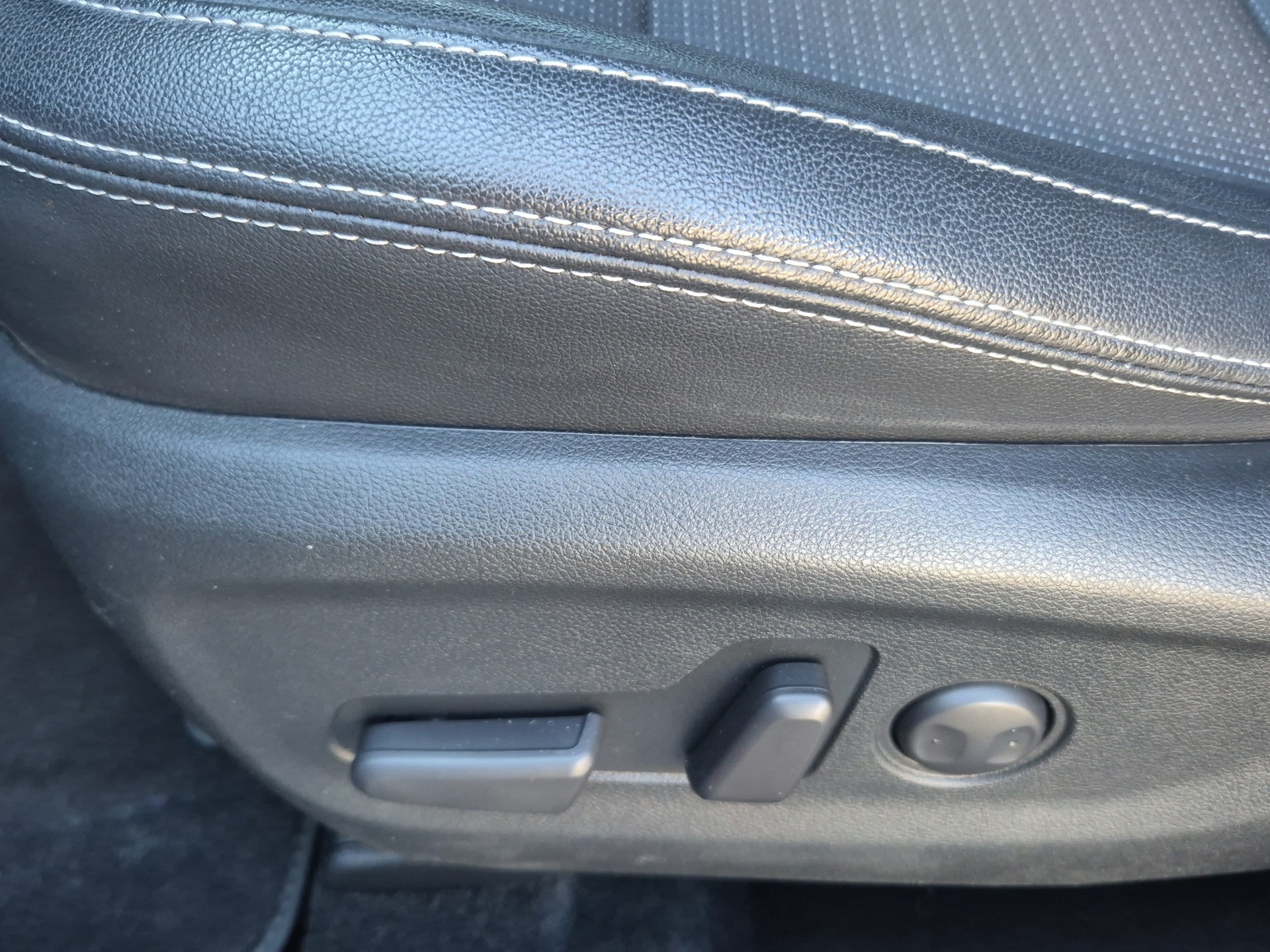 KIA Sportage 1.6 T-GDi Black Edition 4WD Automat-image-20