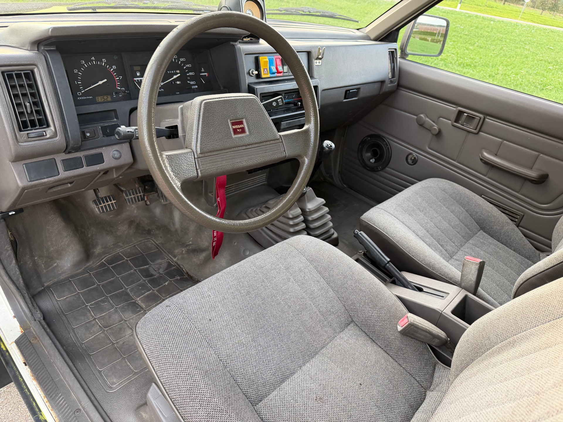 NISSAN King Cab 2.4 4x4 KNMD21-image-13