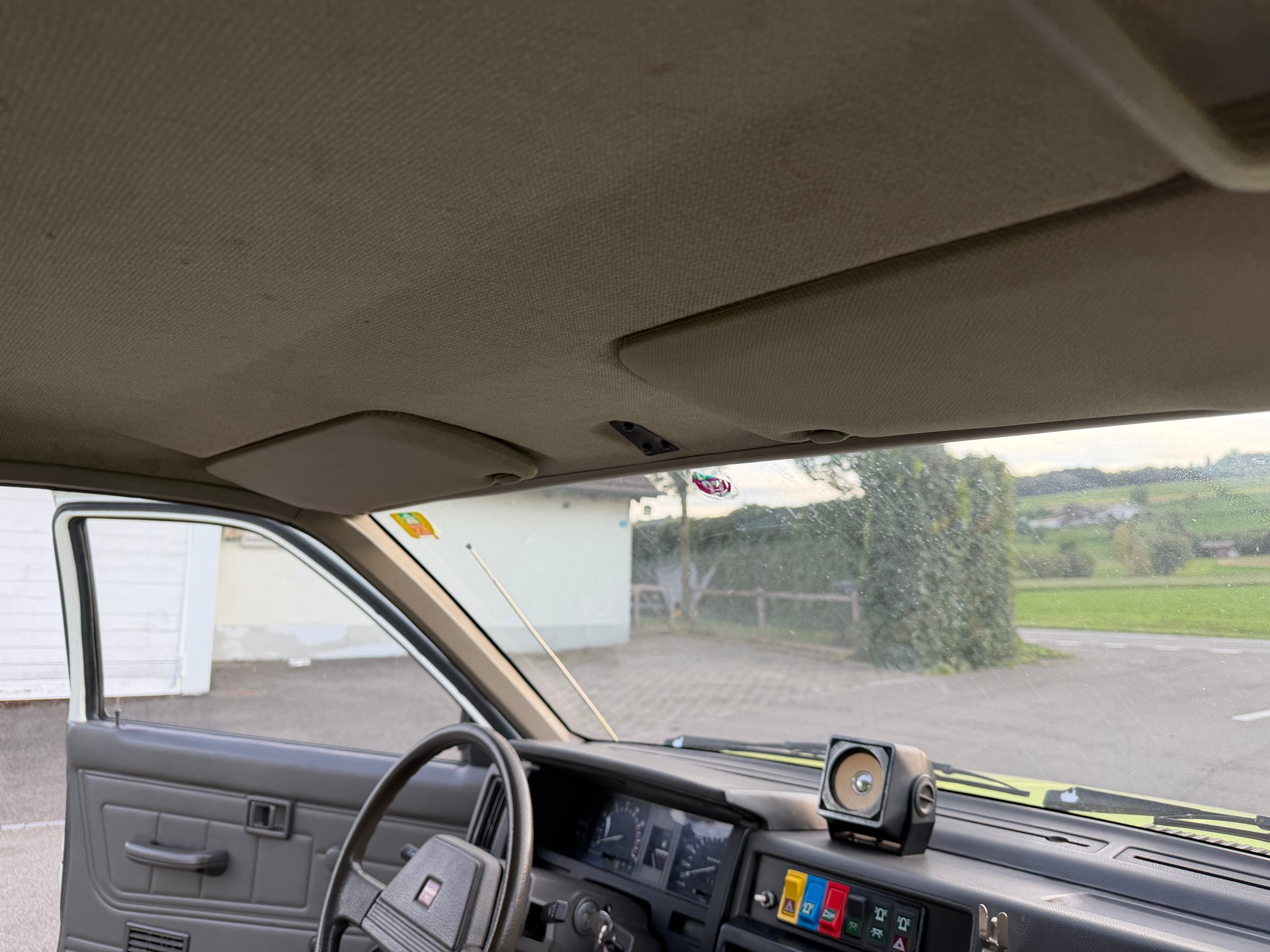 NISSAN King Cab 2.4 4x4 KNMD21-image-5