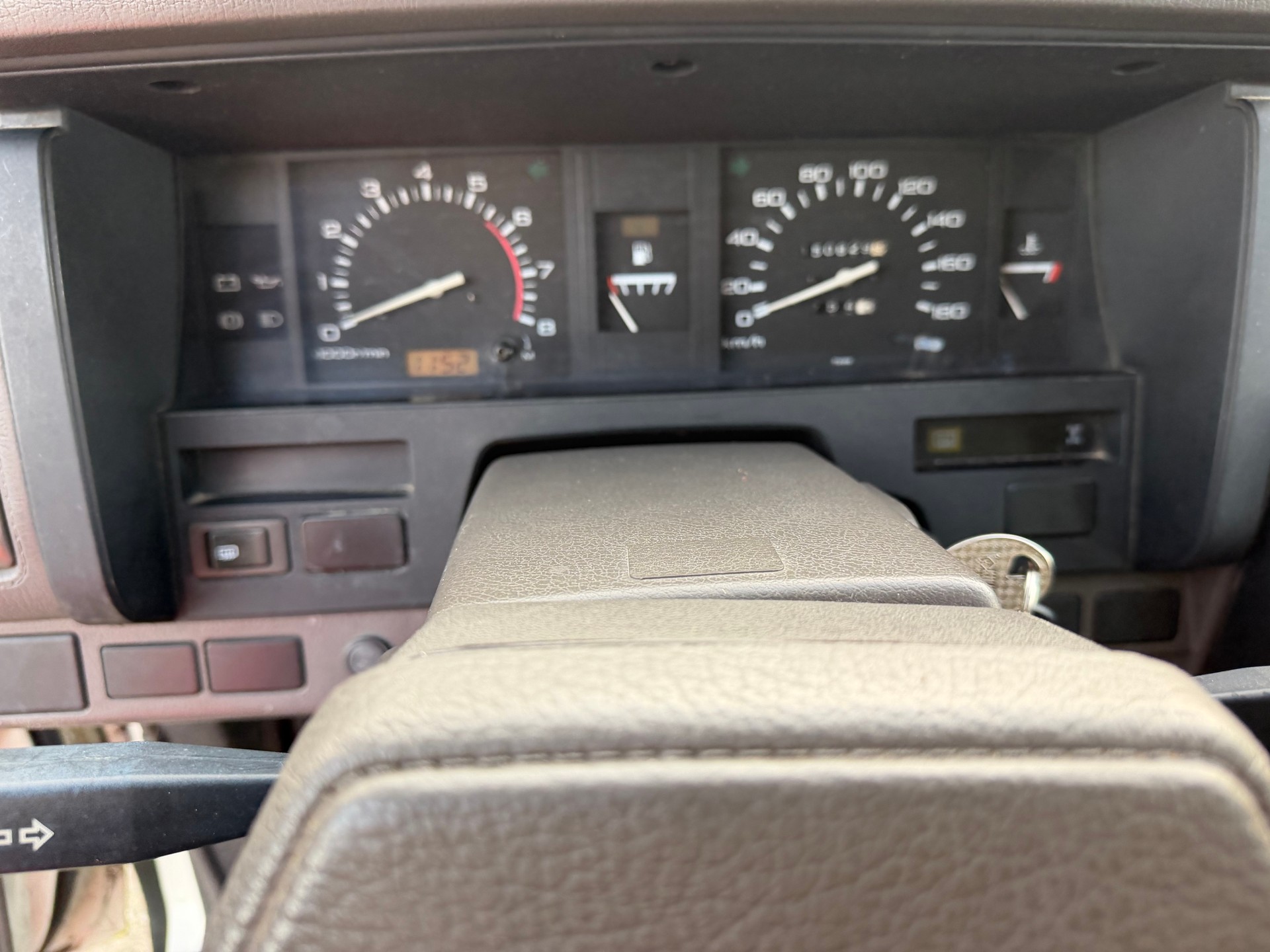 NISSAN King Cab 2.4 4x4 KNMD21-image-12