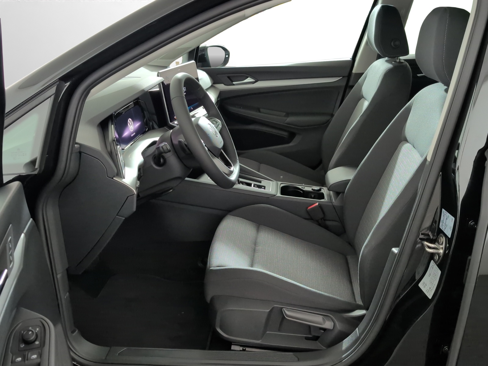 VW Golf 1.5 e TSI mHEV Value DSG-image-5