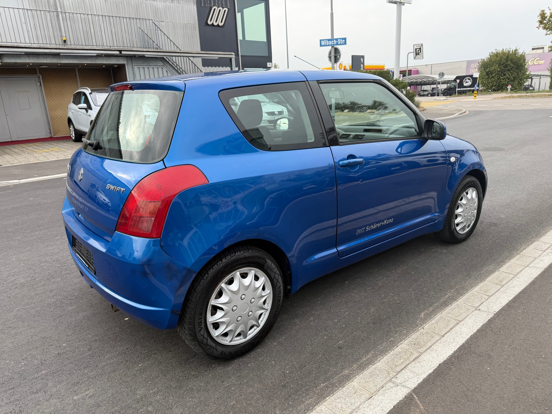 SUZUKI Swift 1.3i 16V GL-image-4
