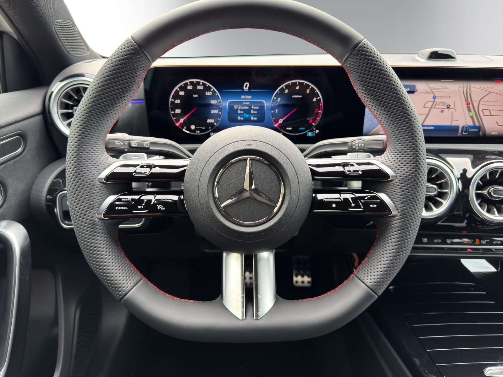 MERCEDES-BENZ A 200 Night Star 7G-DCT-image-12