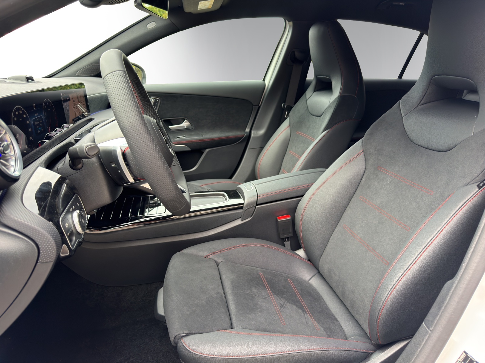 MERCEDES-BENZ A 200 Night Star 7G-DCT-image-8