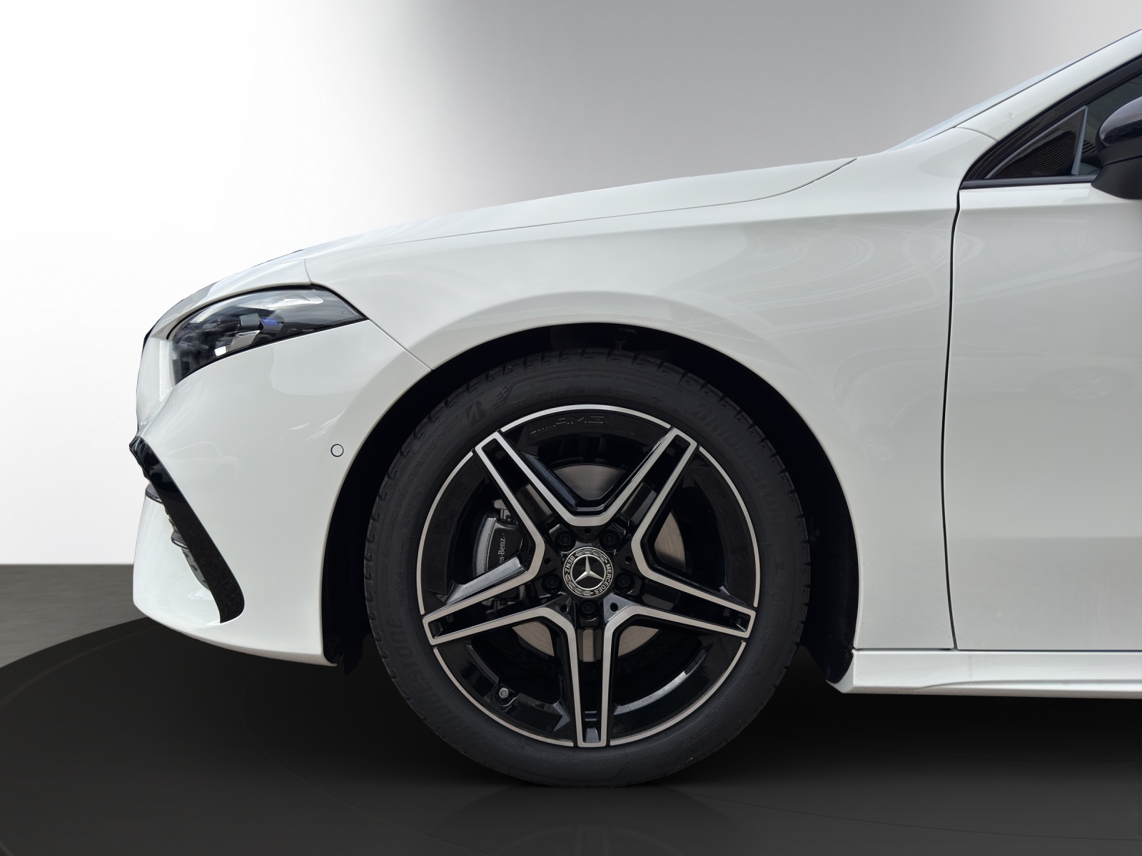 MERCEDES-BENZ A 200 Night Star 7G-DCT-image-6