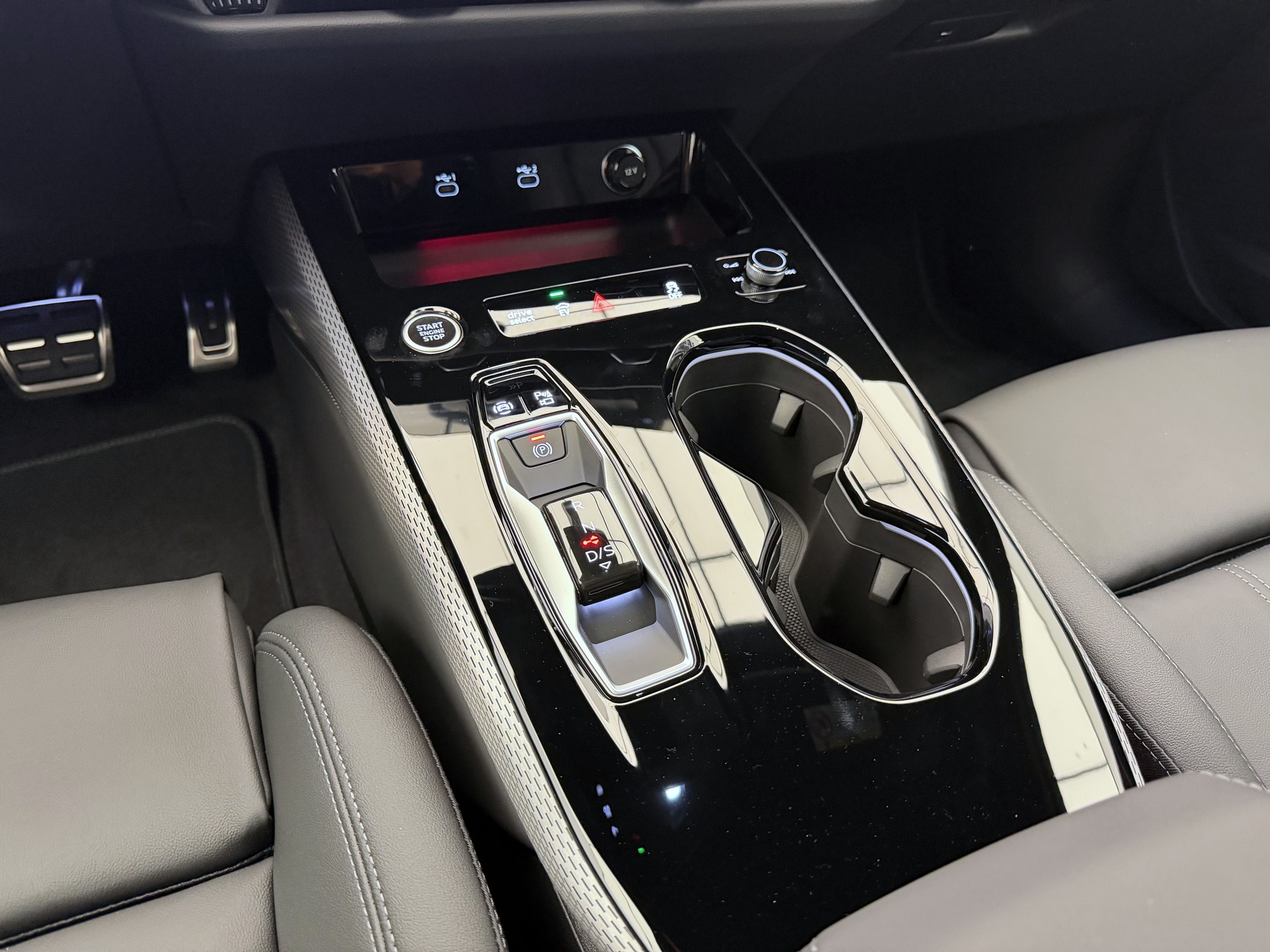 AUDI A5 Avant e-hybrid quattro 270 kW S tronic-image-14