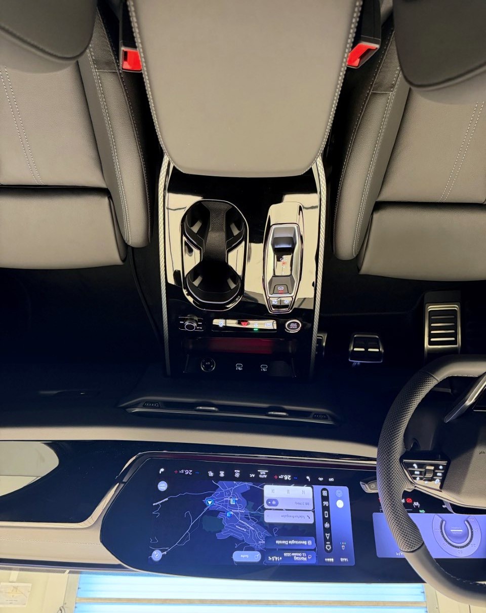 AUDI A5 Avant e-hybrid quattro 270 kW S tronic-image-12