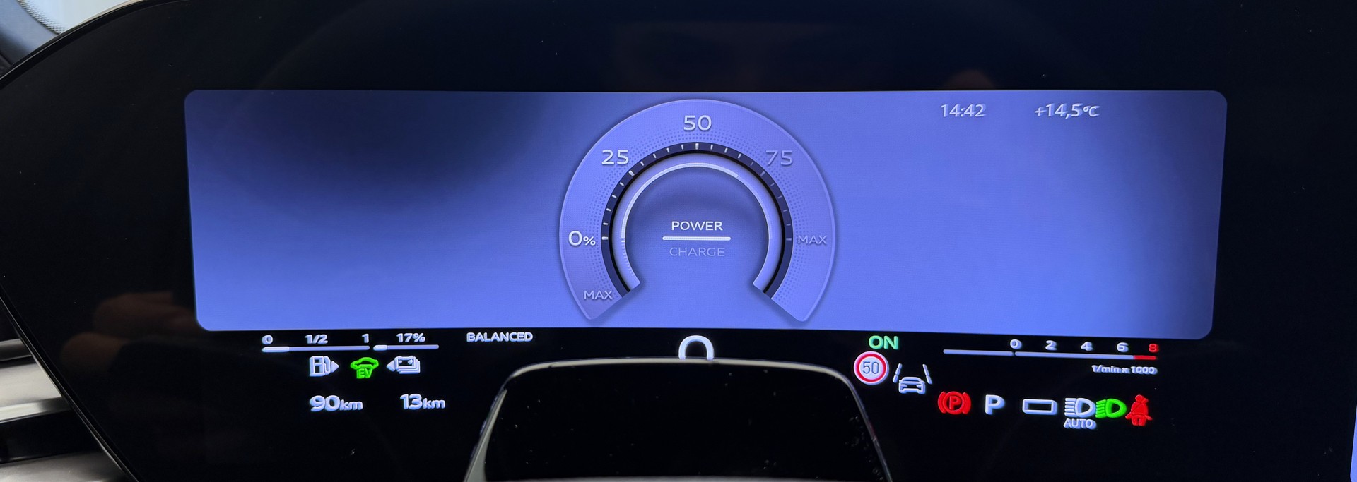 AUDI A5 Avant e-hybrid quattro 270 kW S tronic-image-11
