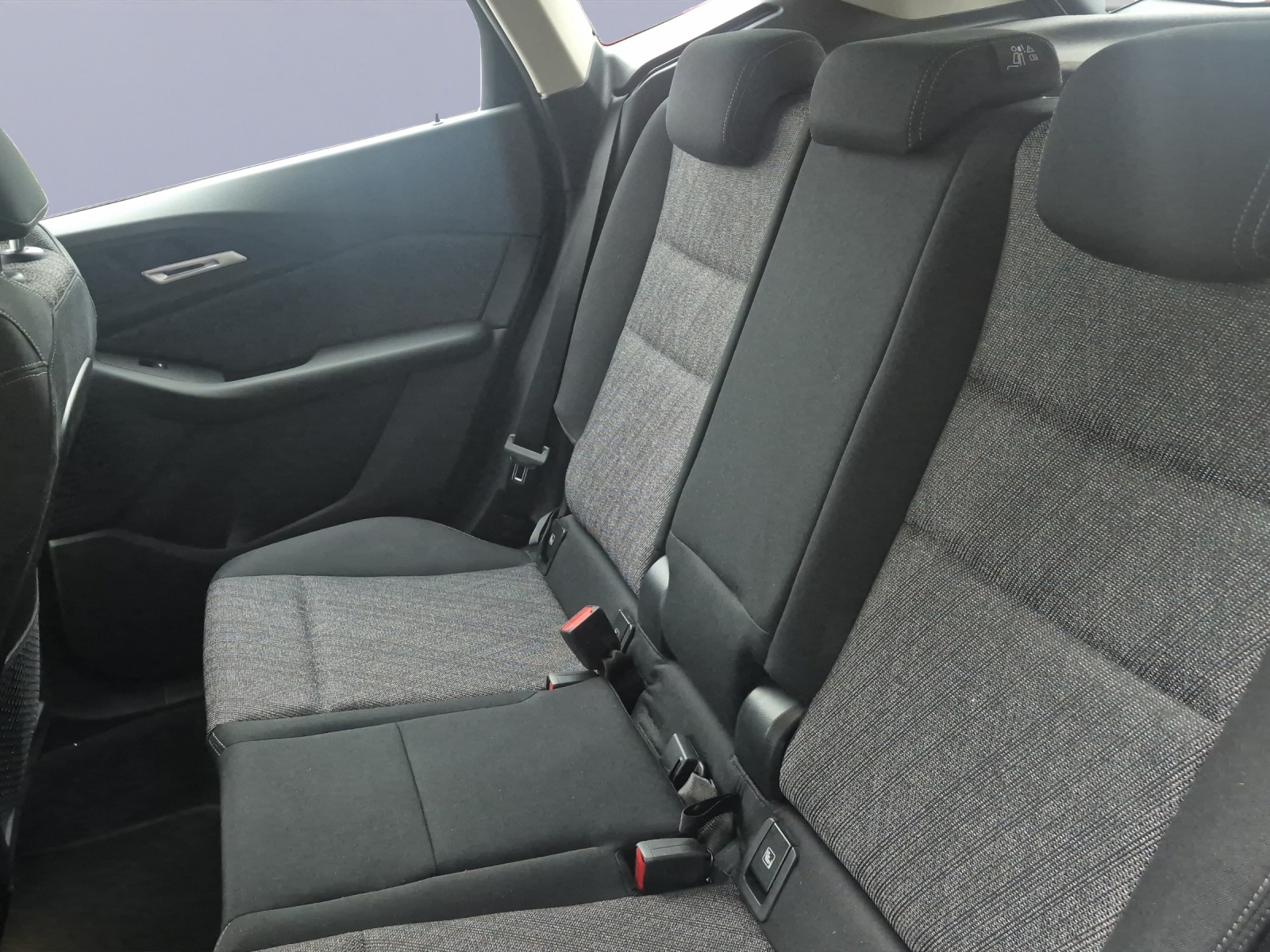 BMW 218i Active Tourer DKG-image-12